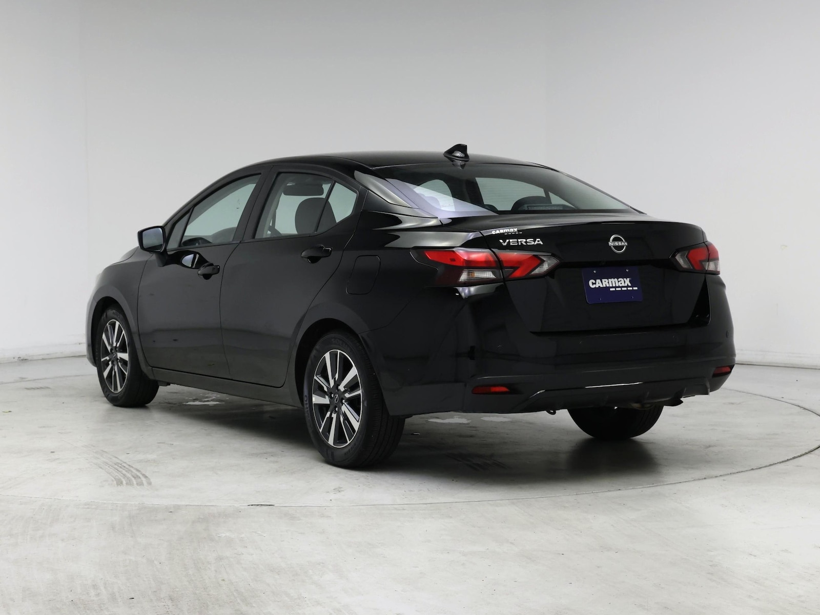 2025 Nissan Versa Sedan SV - Photo 3