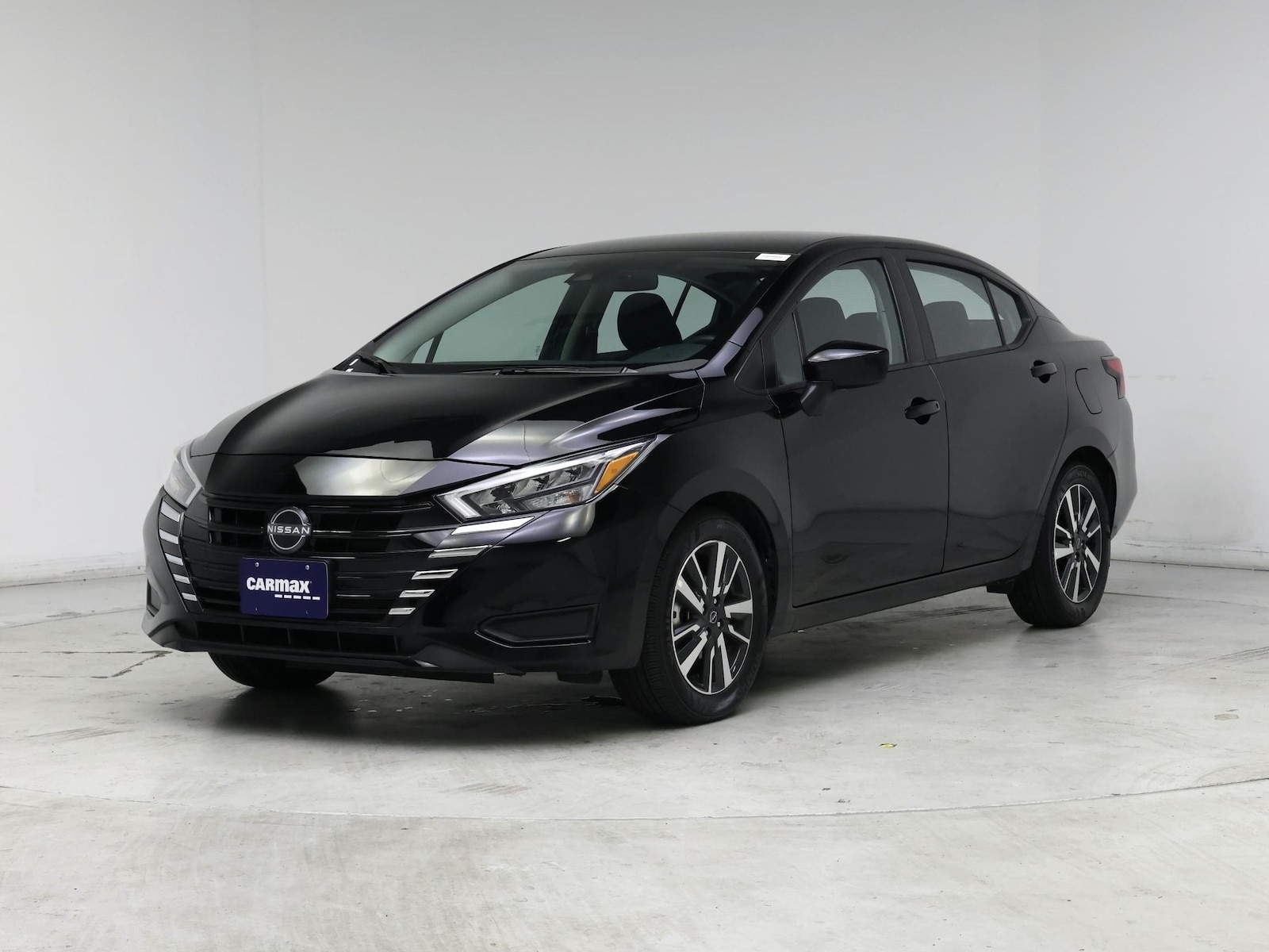 2025 Nissan Versa Sedan SV - Photo 5