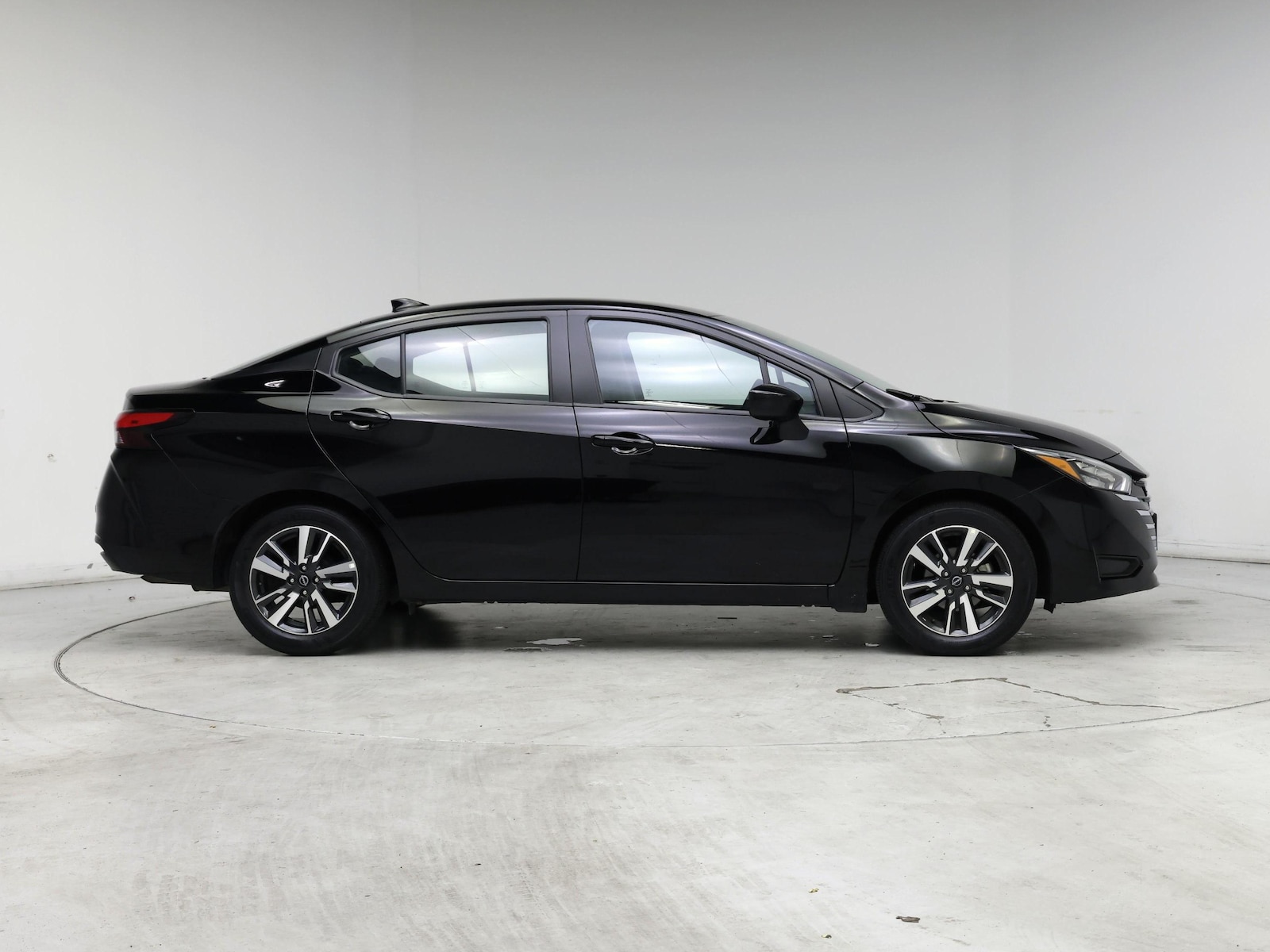 2025 Nissan Versa Sedan SV - Photo 8