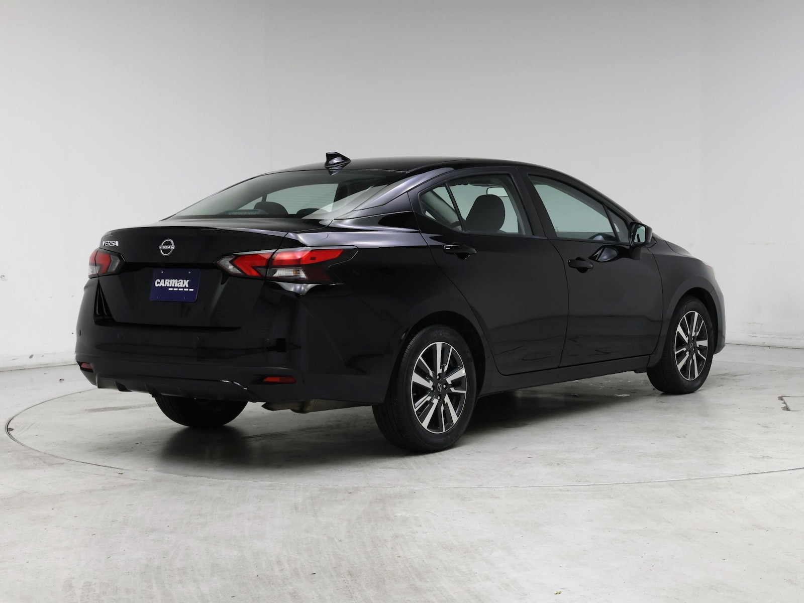 2025 Nissan Versa Sedan SV - Photo 9