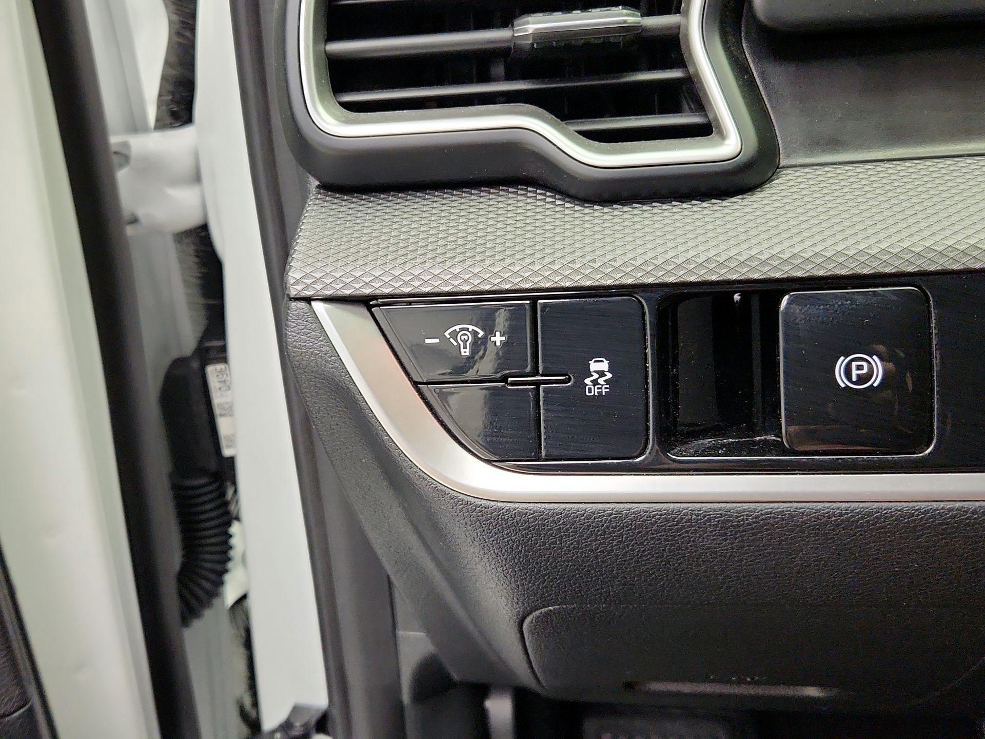Thumbnail: 2025 Kia Sportage - 13