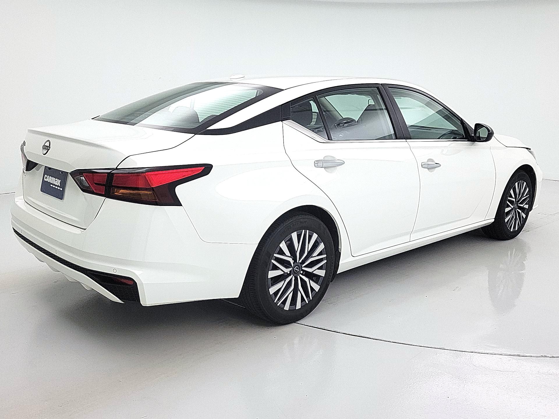 Thumbnail: 2025 Nissan Altima - 5