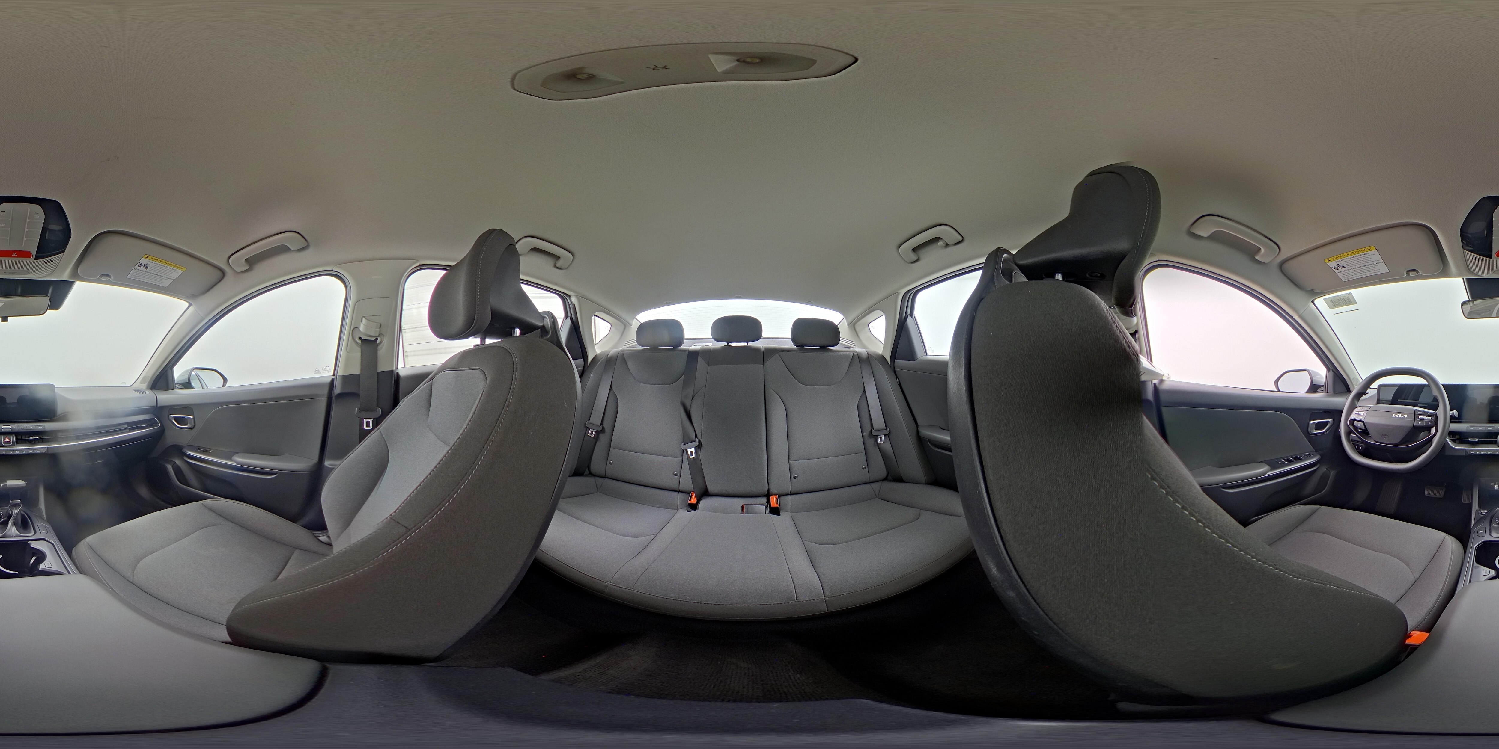 2025 Kia K4 LXS - Photo 24