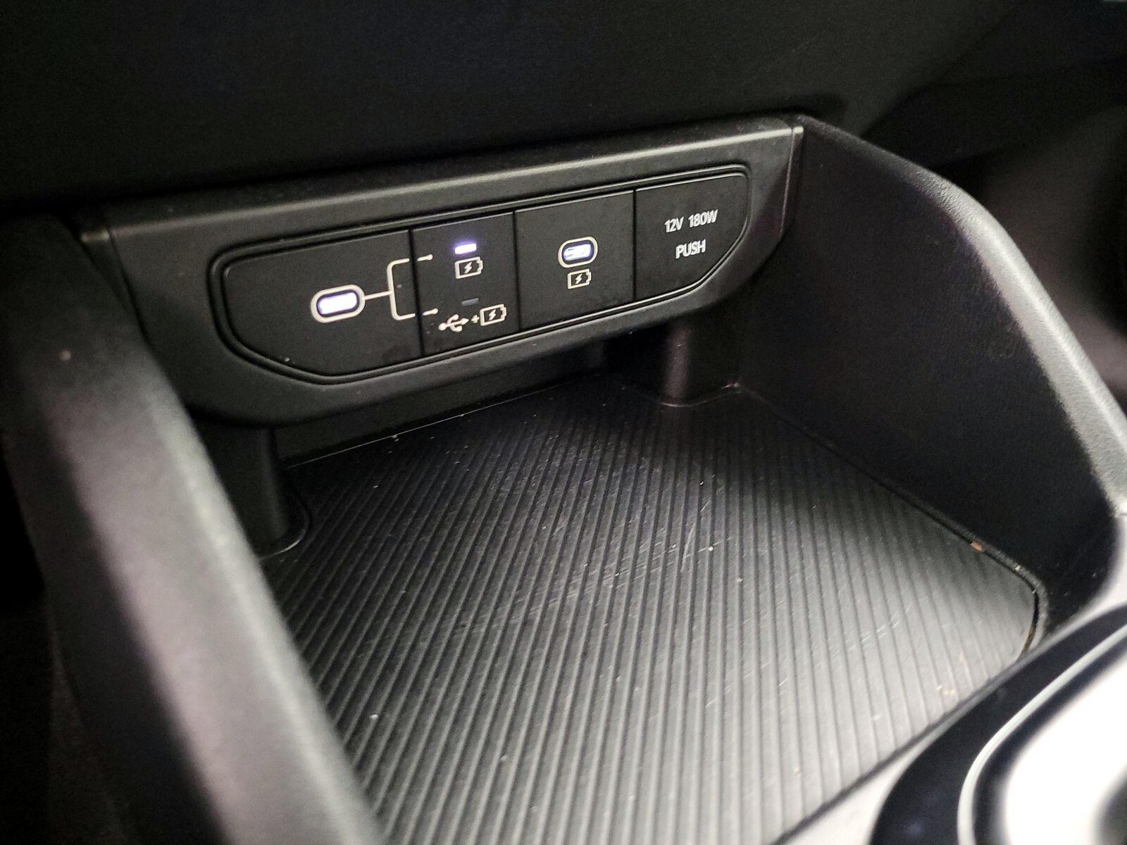 2025 Kia K4 LXS - Photo 19