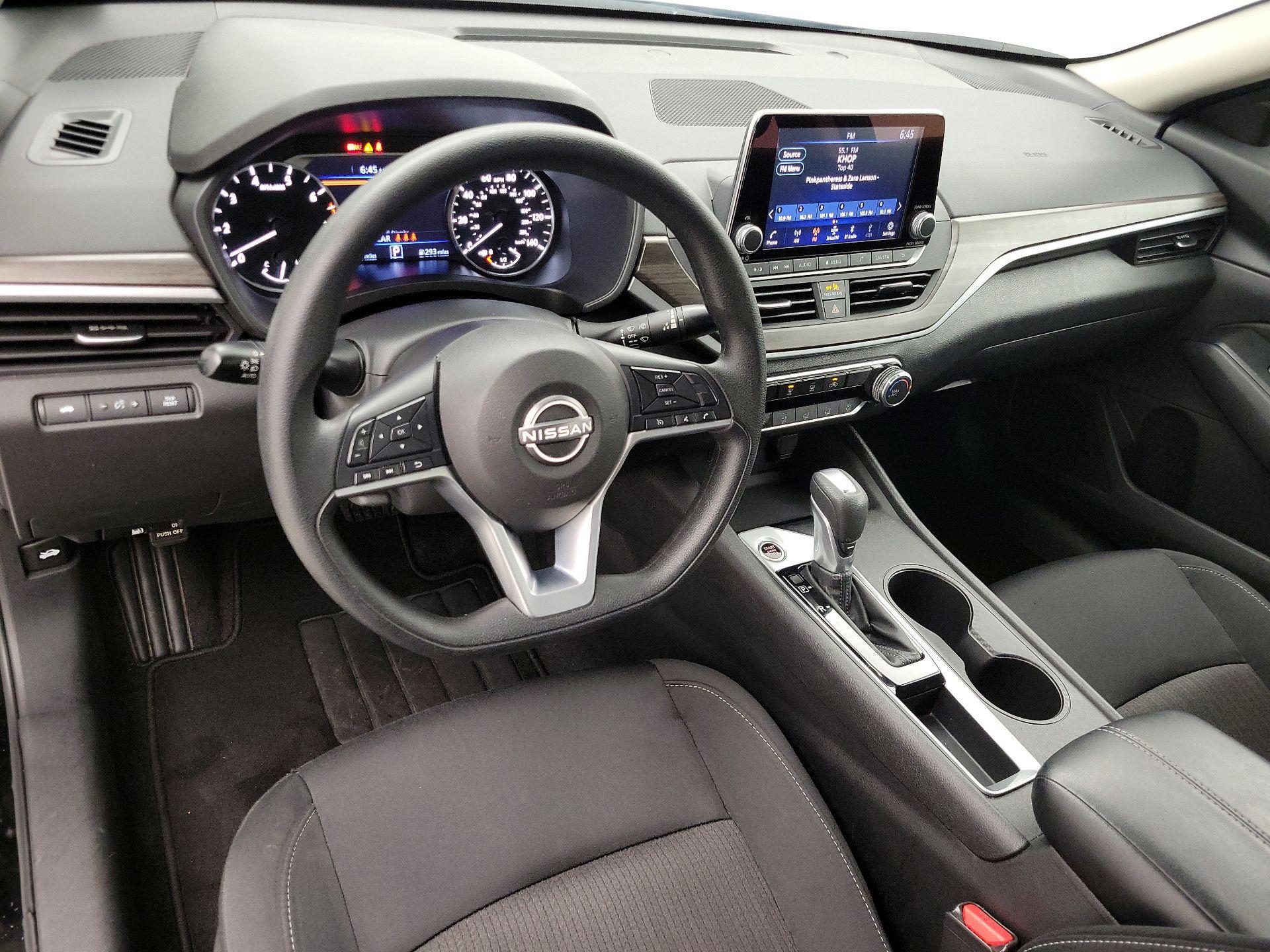 Thumbnail: 2025 Nissan Altima - 9