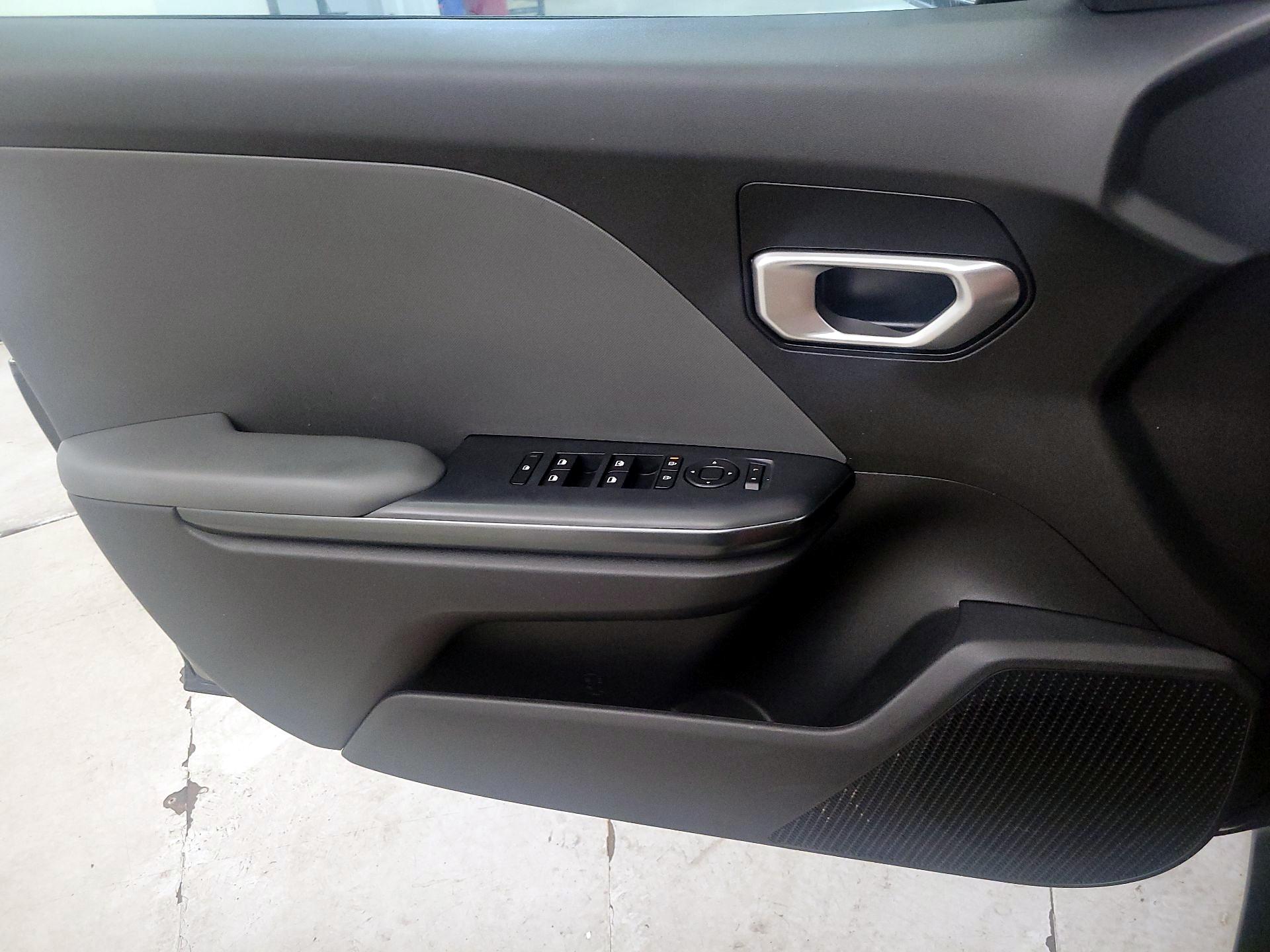 Thumbnail: 2025 Kia K4 - 10