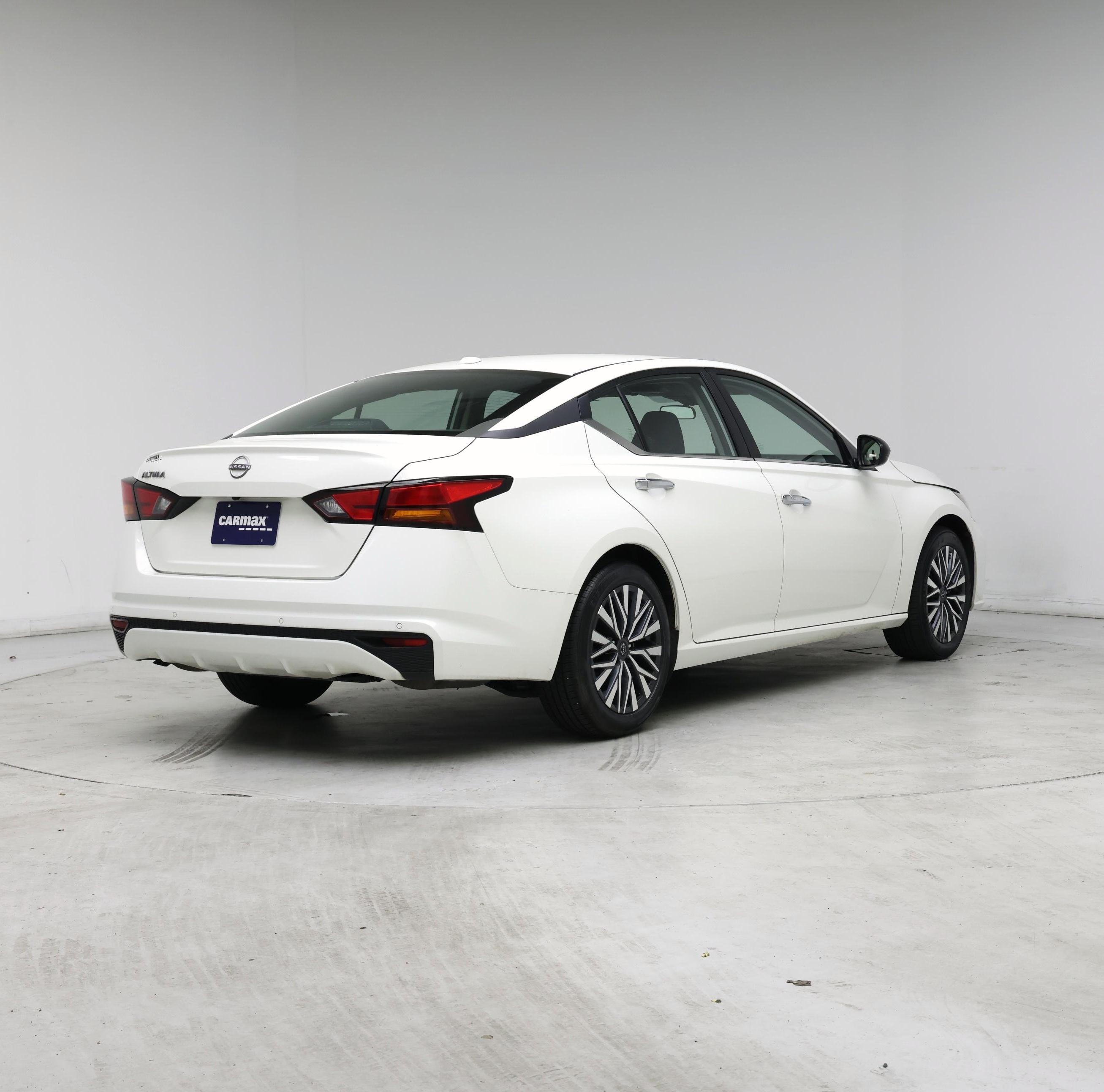 Thumbnail: 2025 Nissan Altima - 8