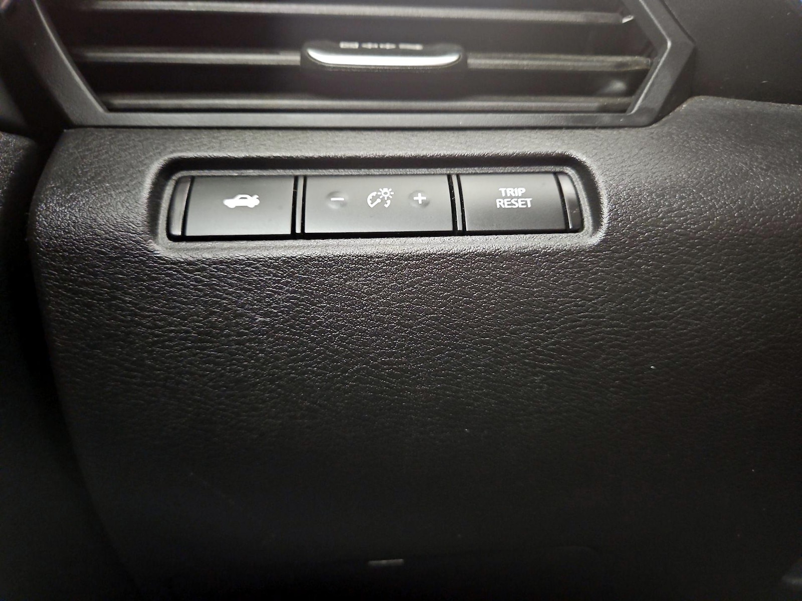 2025 Nissan Altima SV - Photo 14
