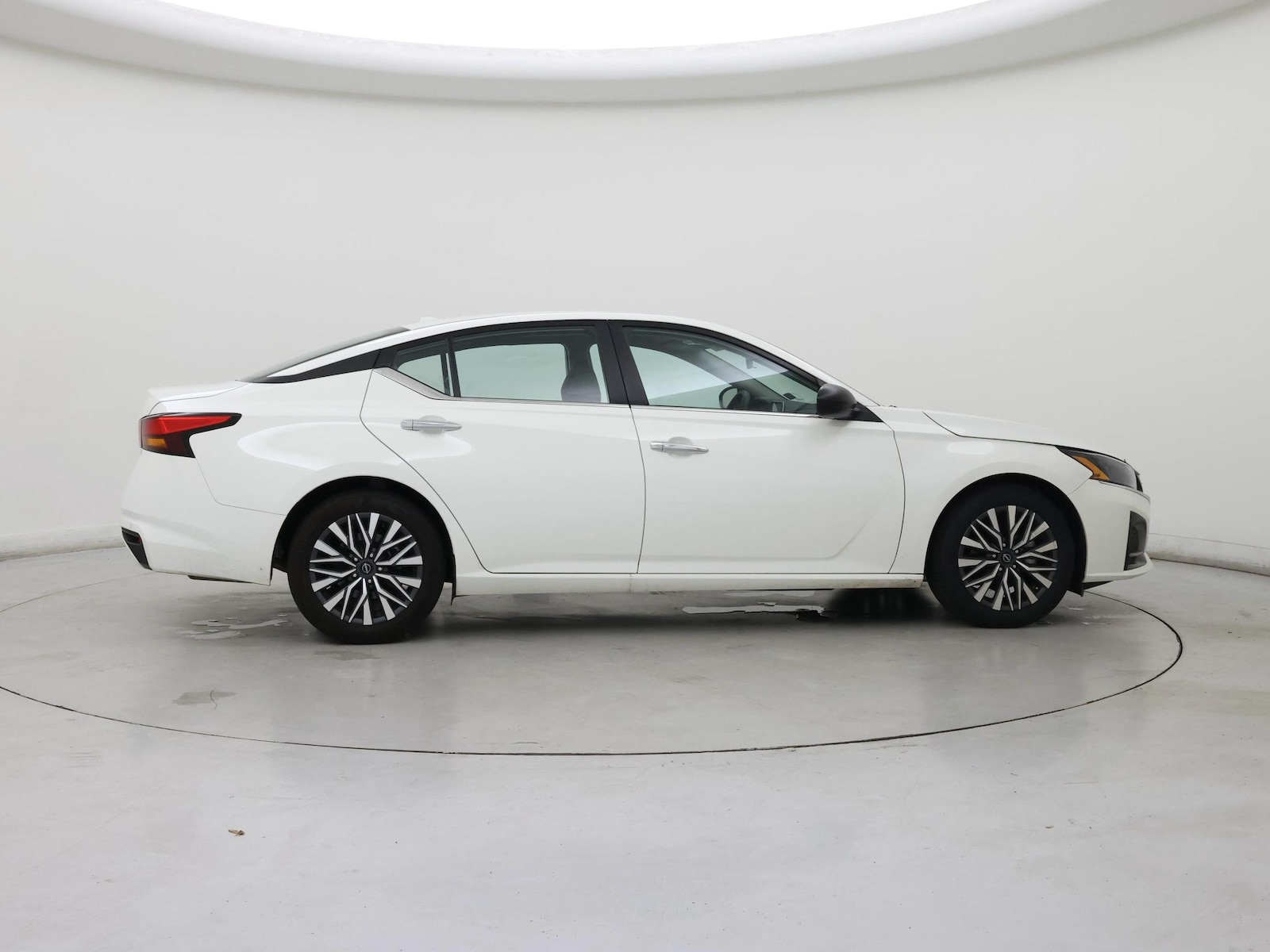 2025 Nissan Altima SV - Photo 8