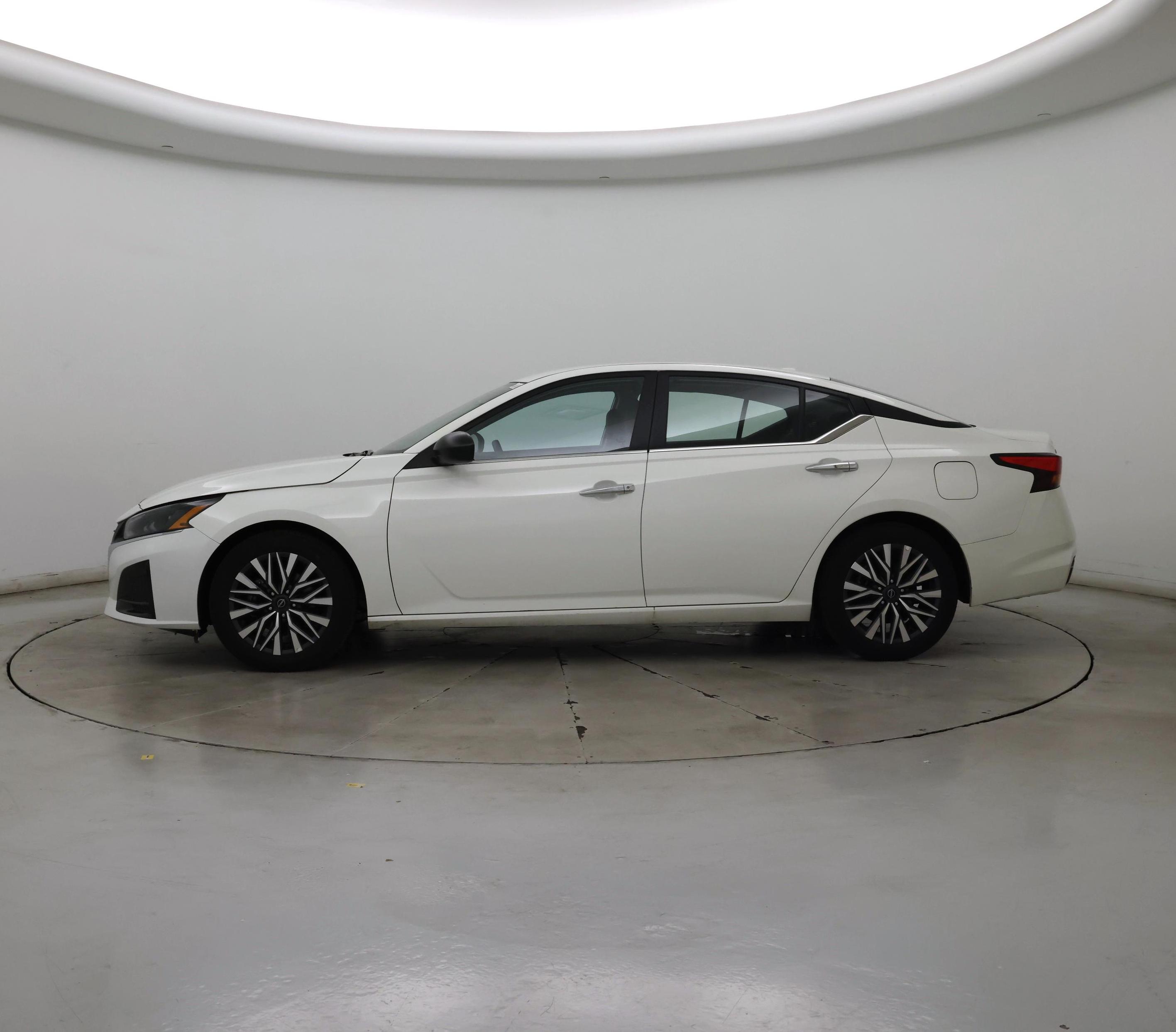 Thumbnail: 2025 Nissan Altima - 3