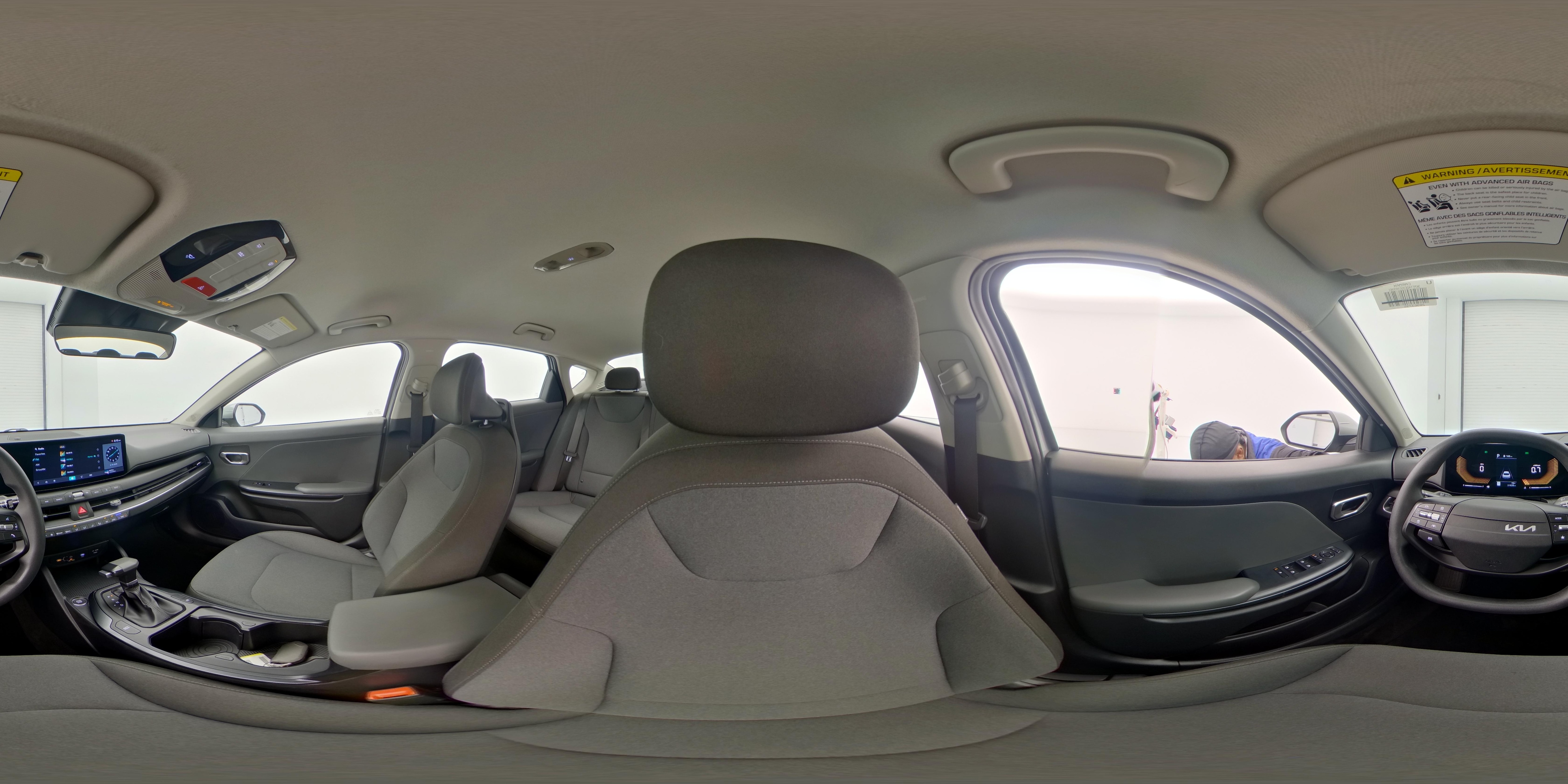 2025 Kia K4 LXS - Photo 26