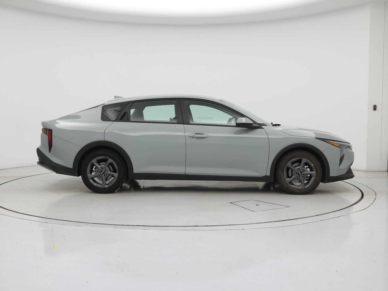 2025 Kia K4 LXS - Photo 8