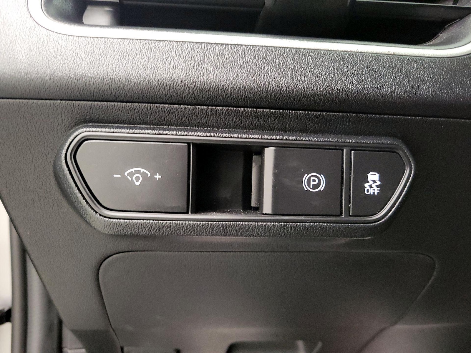 2025 Kia K4 LXS - Photo 14
