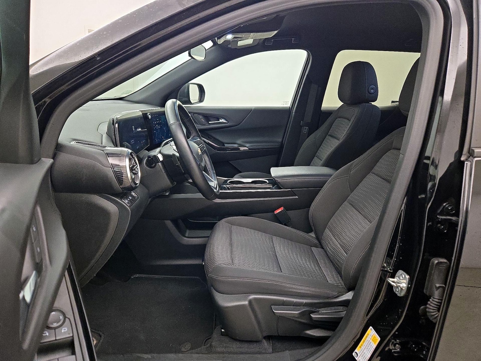 2025 Chevrolet Equinox LT - Photo 12