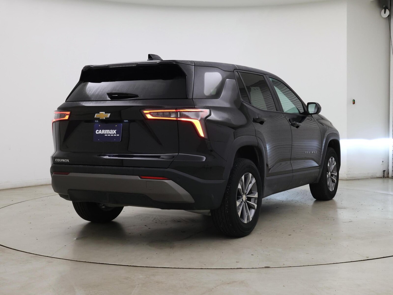 2025 Chevrolet Equinox LT - Photo 9
