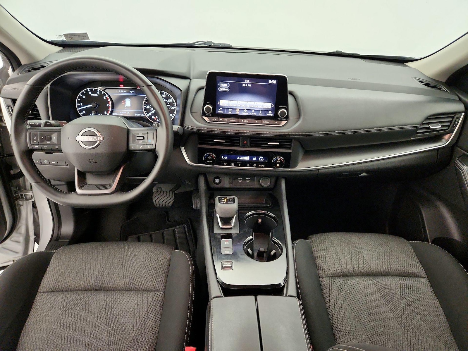 2025 Nissan Rogue SV - Photo 10