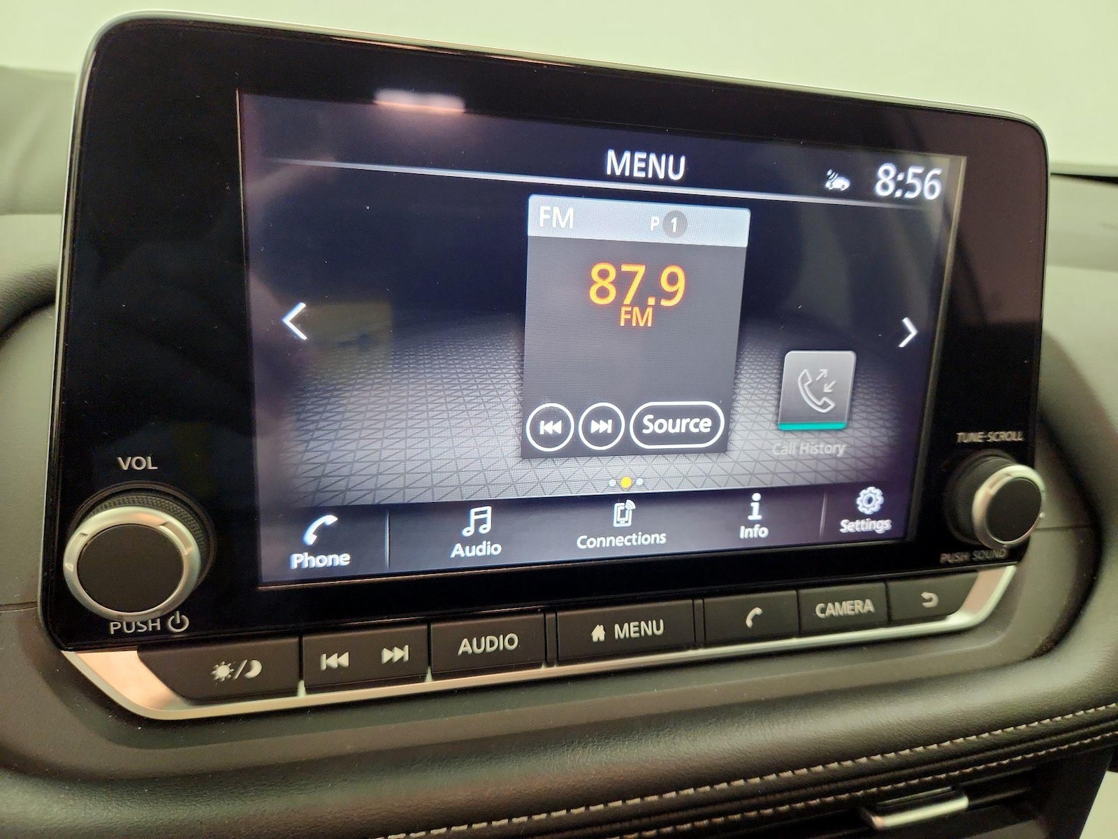 2025 Nissan Rogue SV - Photo 16