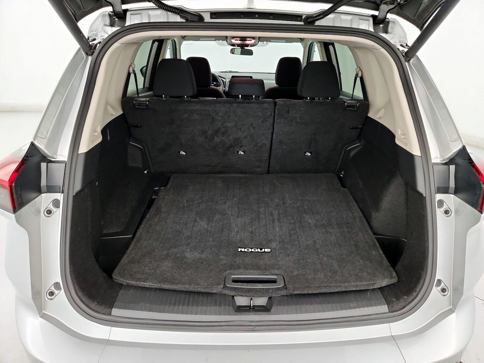 2025 Nissan Rogue SV - Photo 21