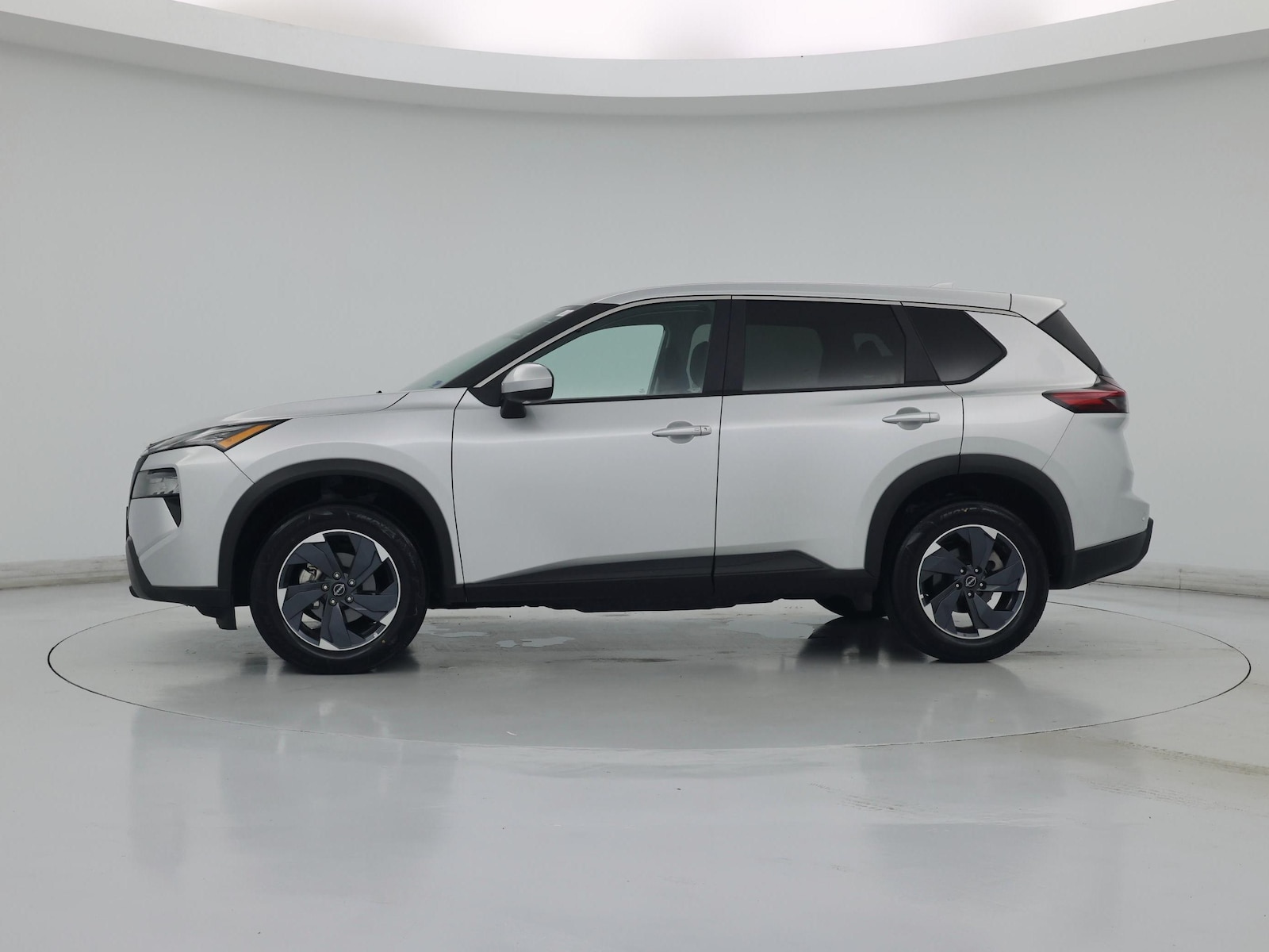 2025 Nissan Rogue SV - Photo 4