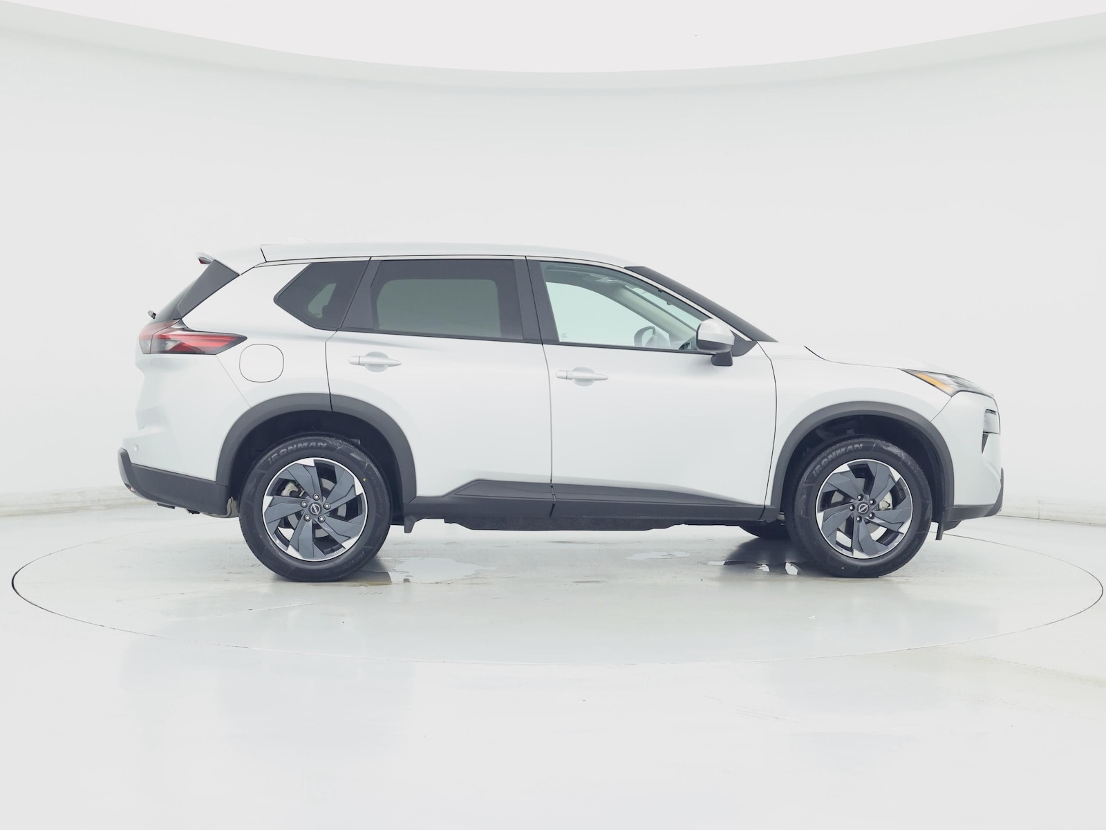 2025 Nissan Rogue SV - Photo 8