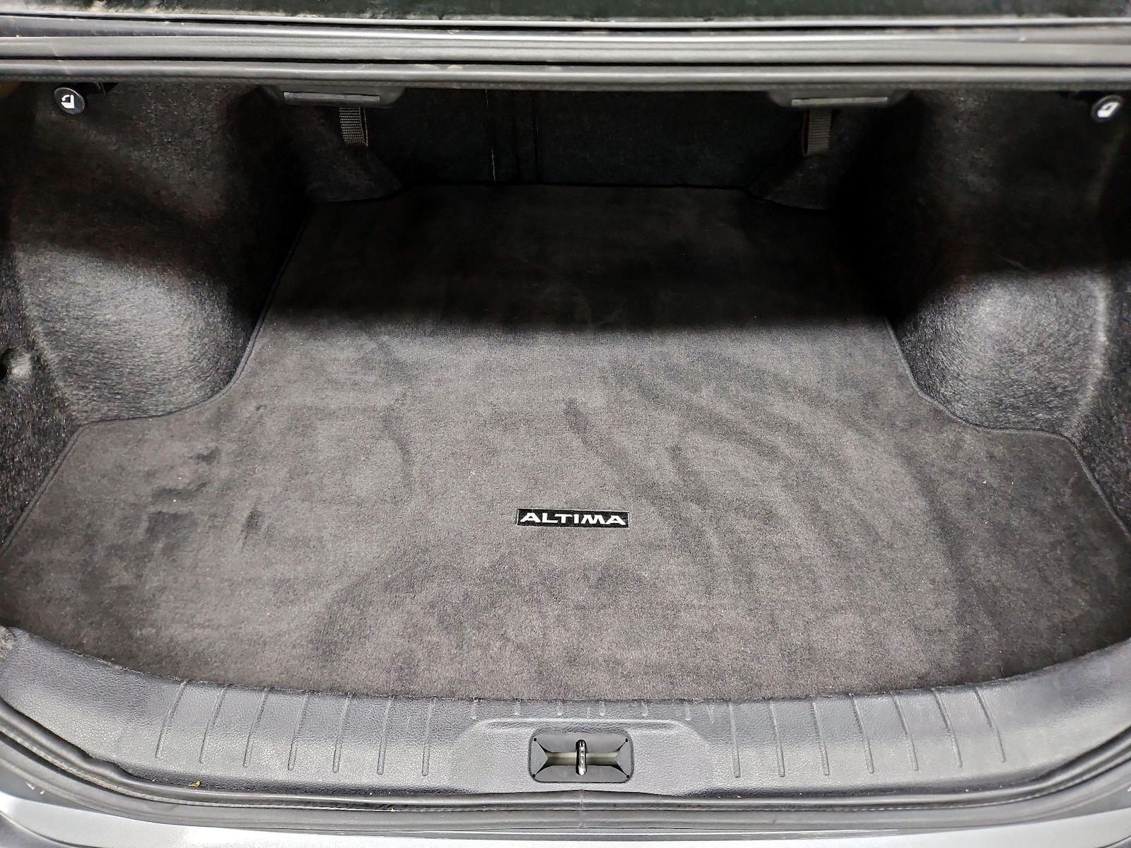 2025 Nissan Altima SV - Photo 21