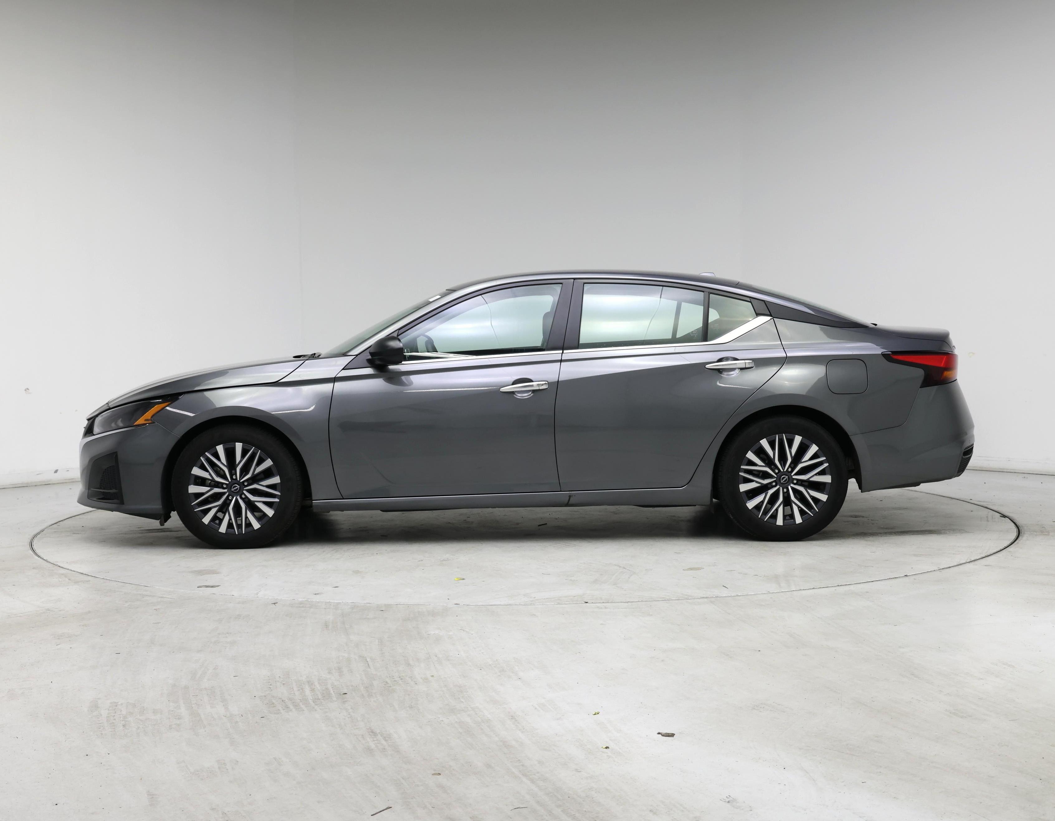 Thumbnail: 2025 Nissan Altima - 3