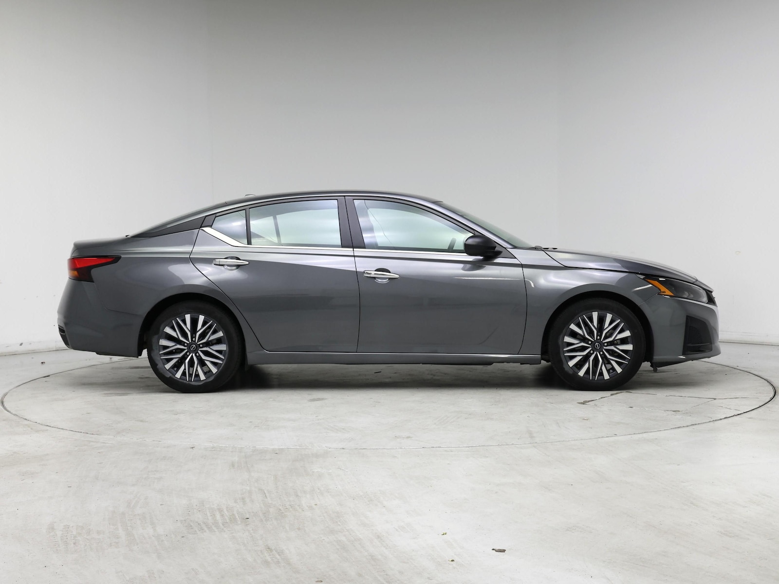 2025 Nissan Altima SV - Photo 8
