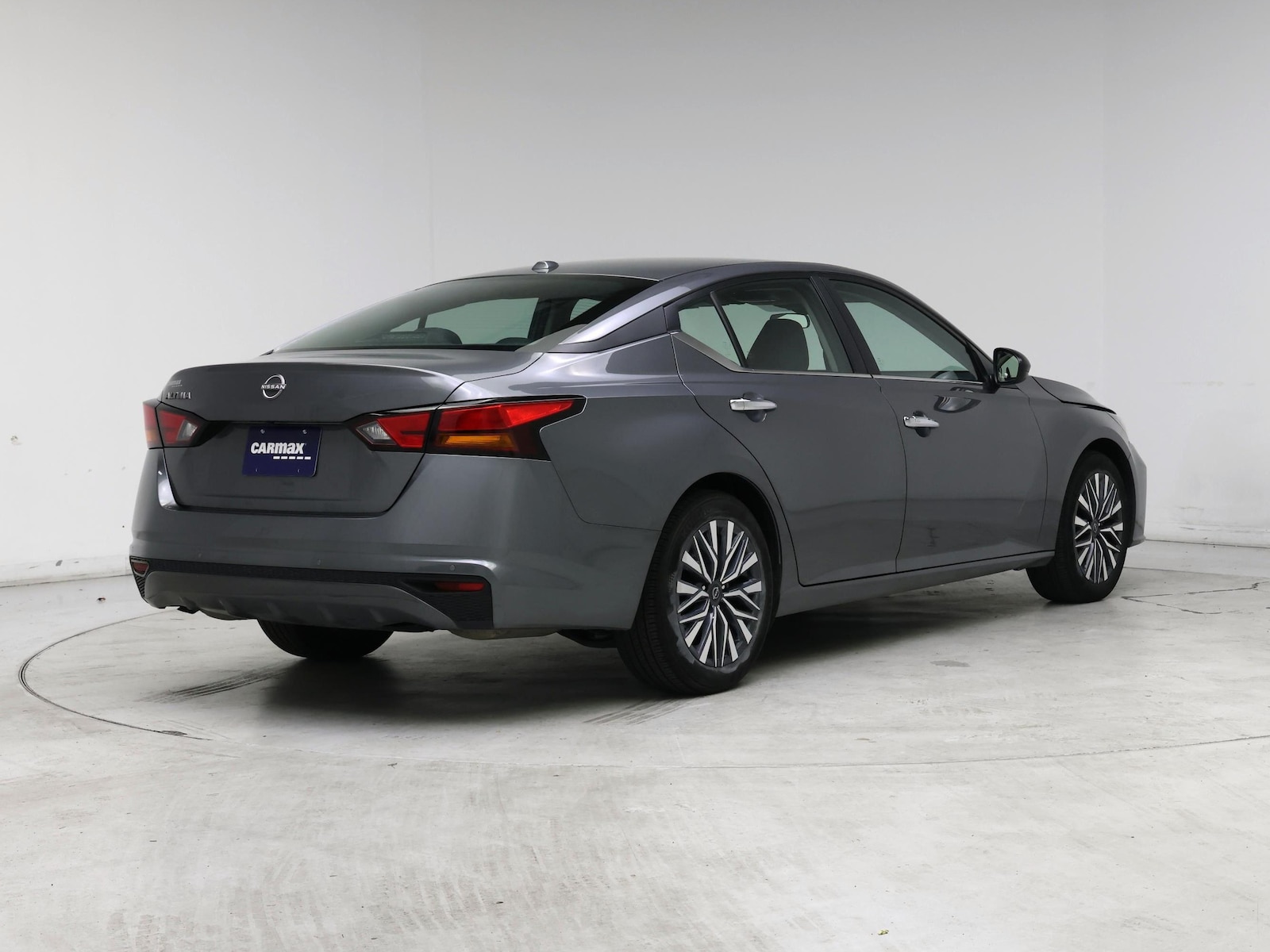 2025 Nissan Altima SV - Photo 9