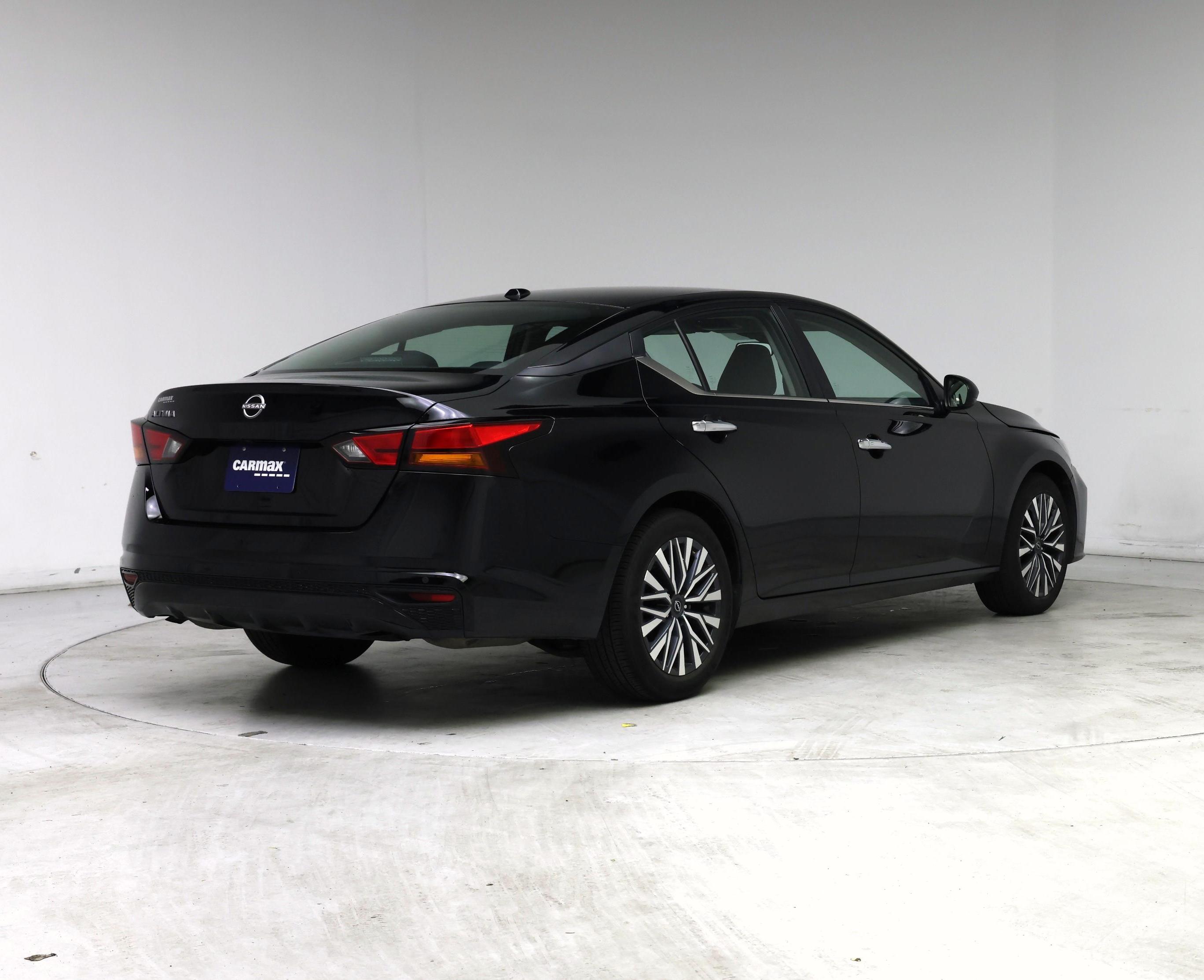 Thumbnail: 2025 Nissan Altima - 8