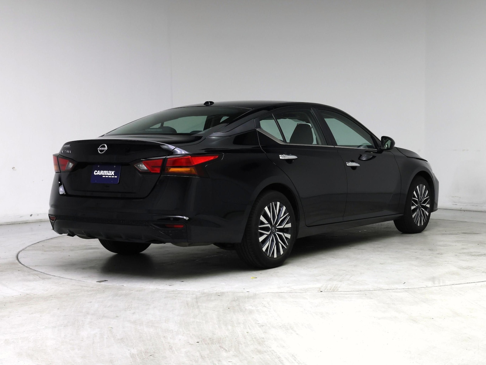 2025 Nissan Altima SV - Photo 9