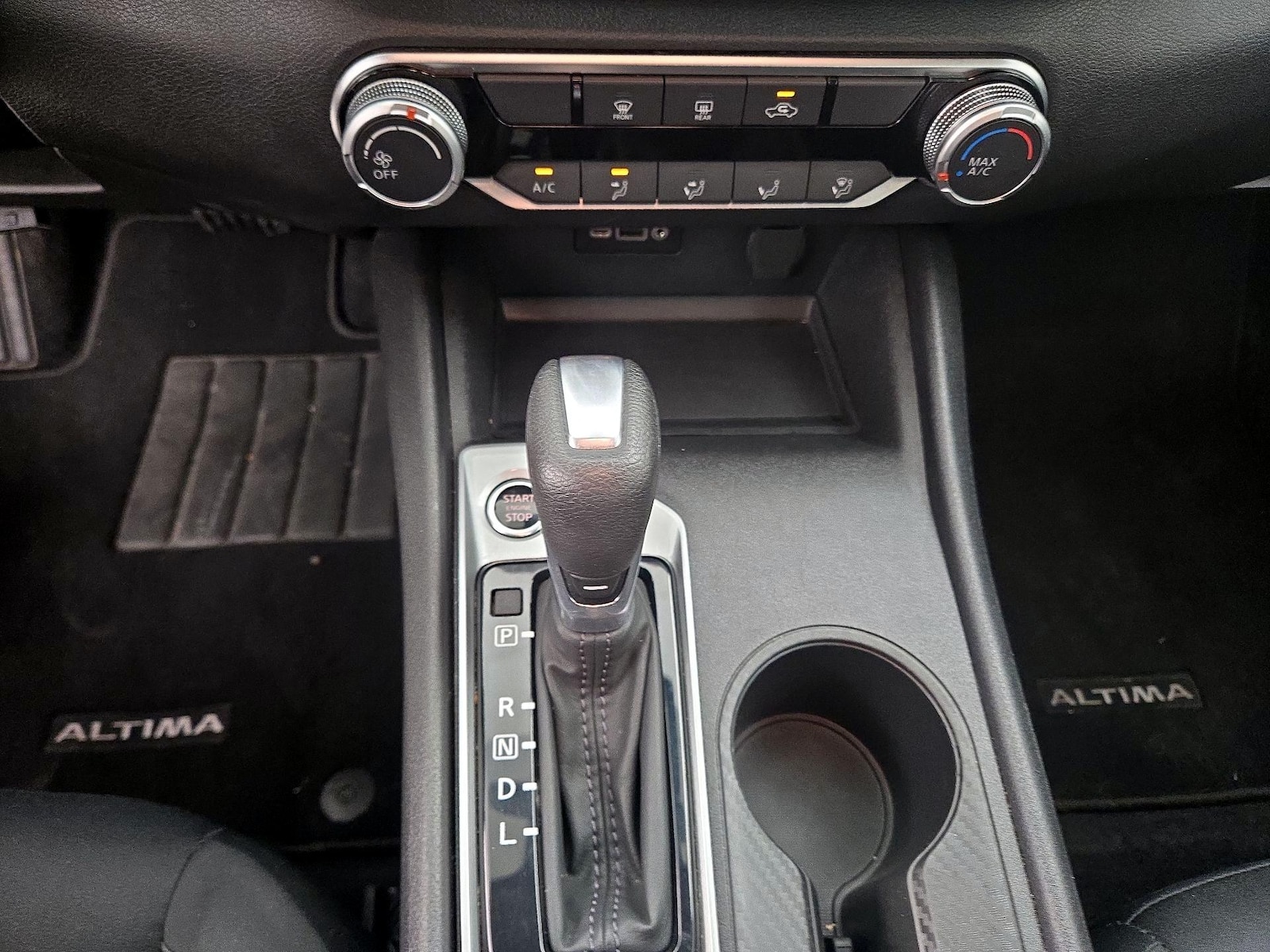 2025 Nissan Altima SV - Photo 18