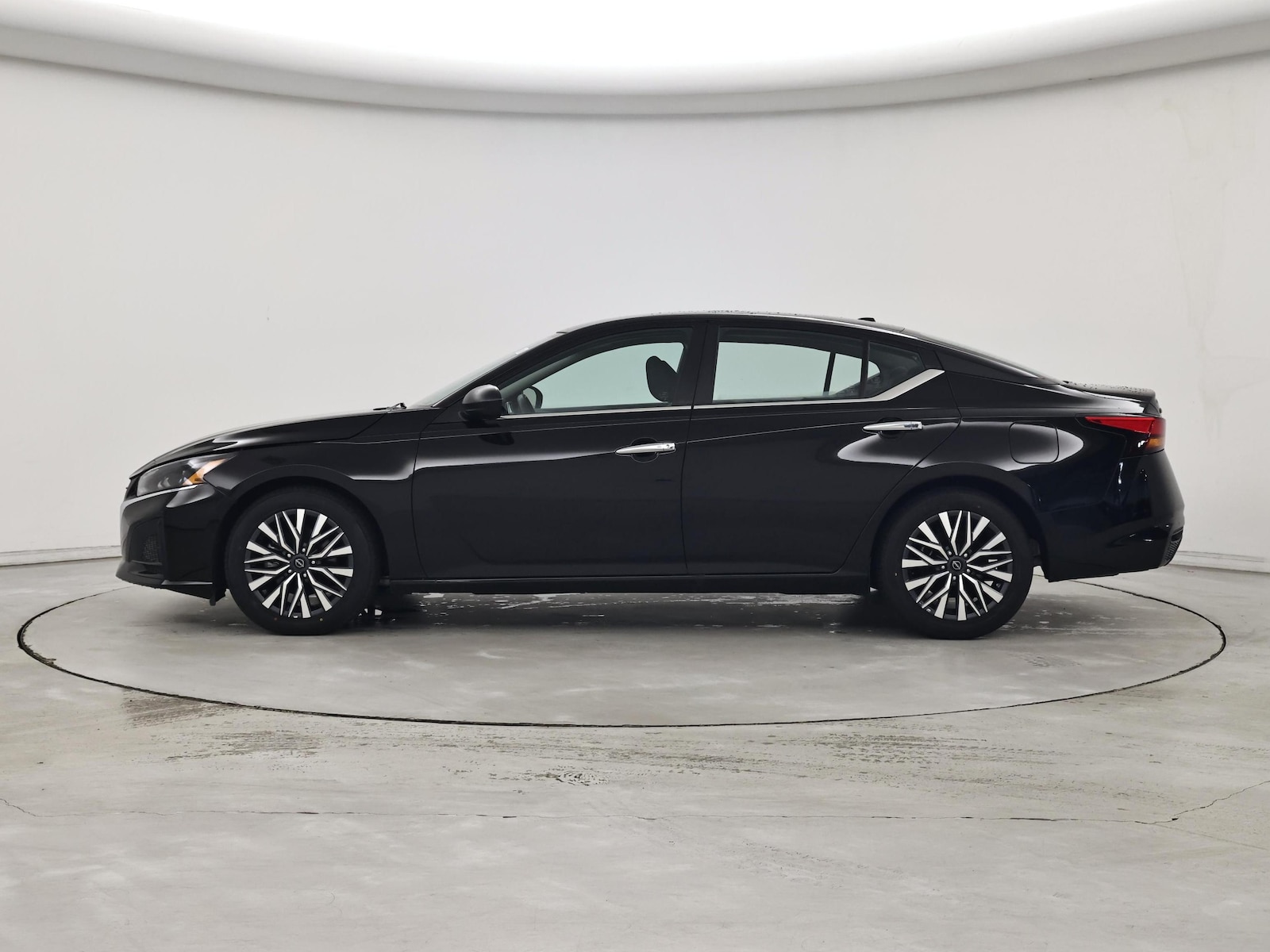 2025 Nissan Altima SV - Photo 4