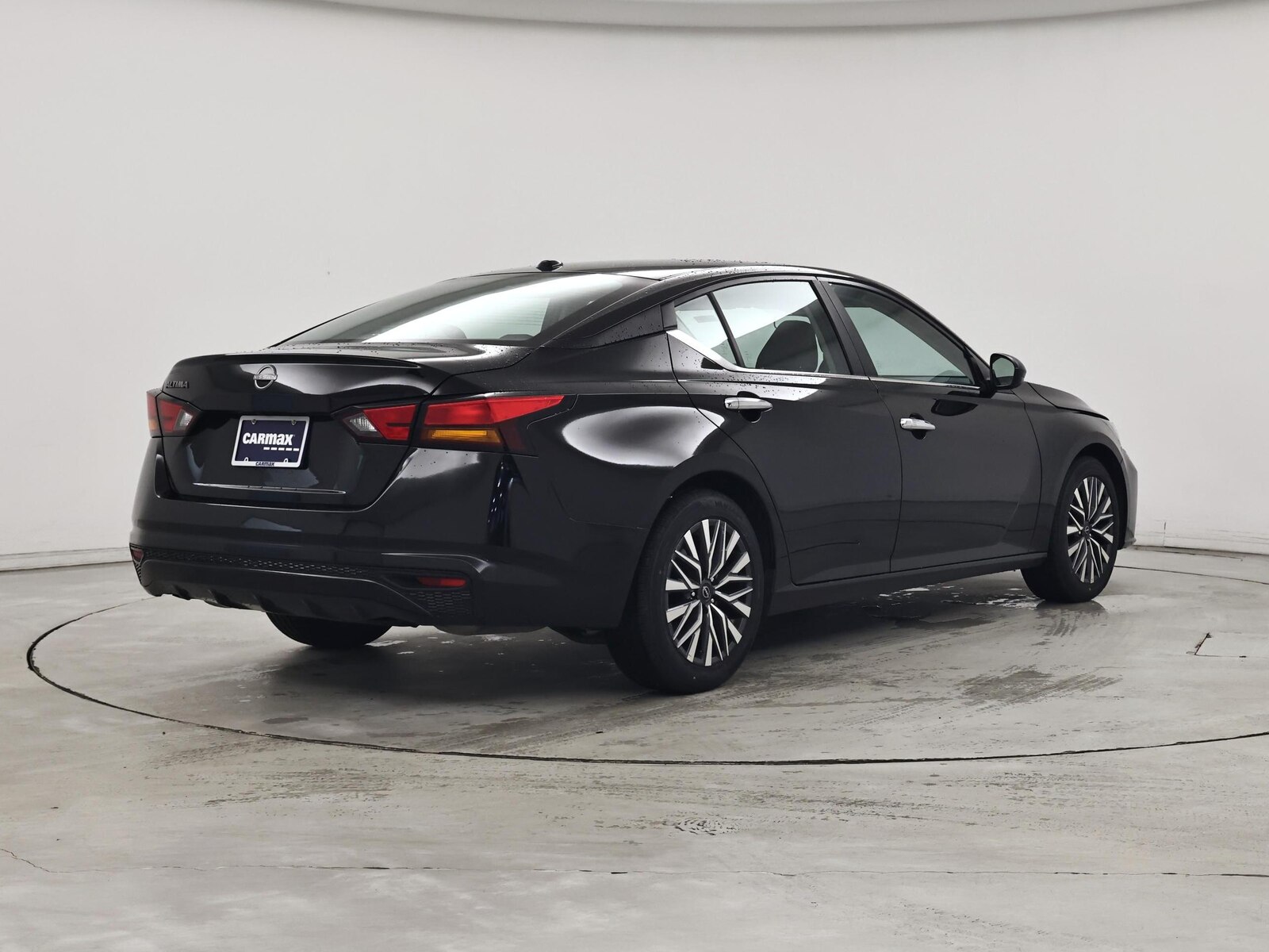 2025 Nissan Altima SV - Photo 9