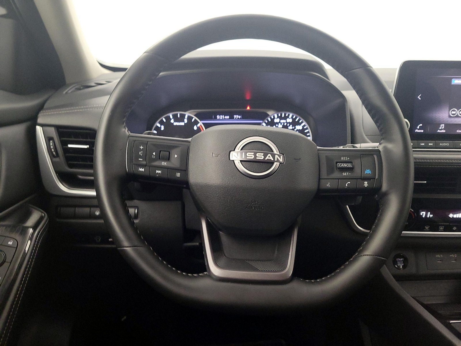 2025 Nissan Rogue SV - Photo 11