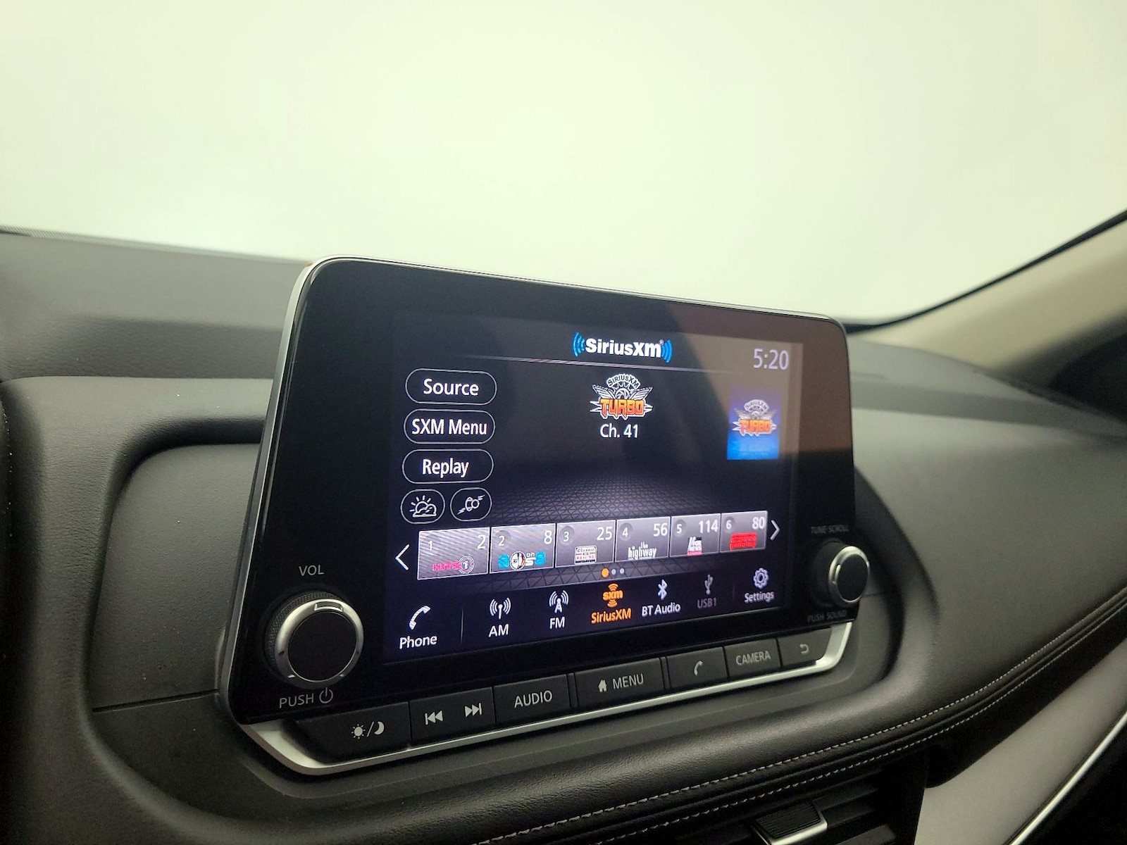 2025 Nissan Rogue SV - Photo 16