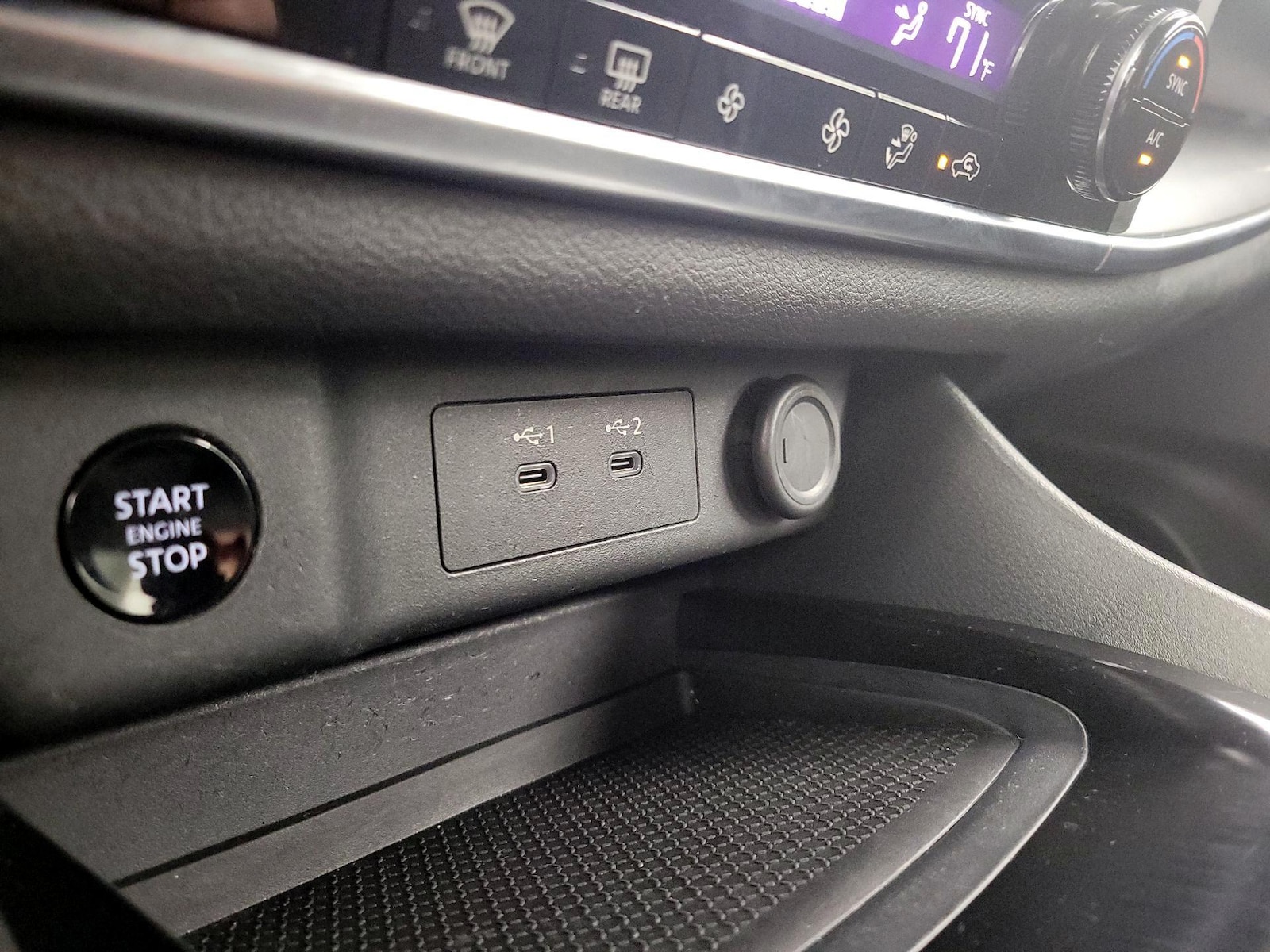2025 Nissan Rogue SV - Photo 19