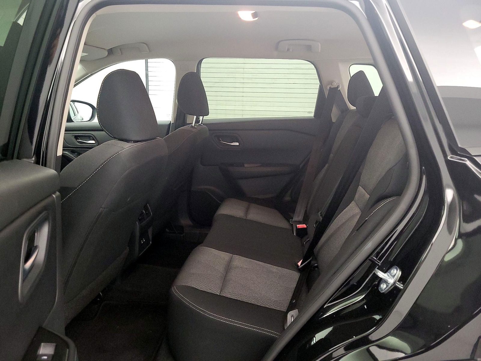 2025 Nissan Rogue SV - Photo 20