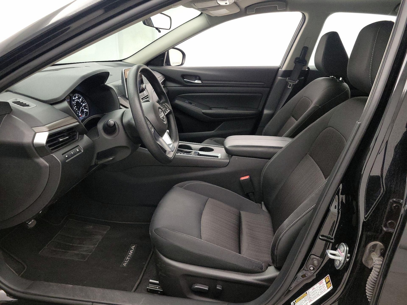 2025 Nissan Altima SV - Photo 12
