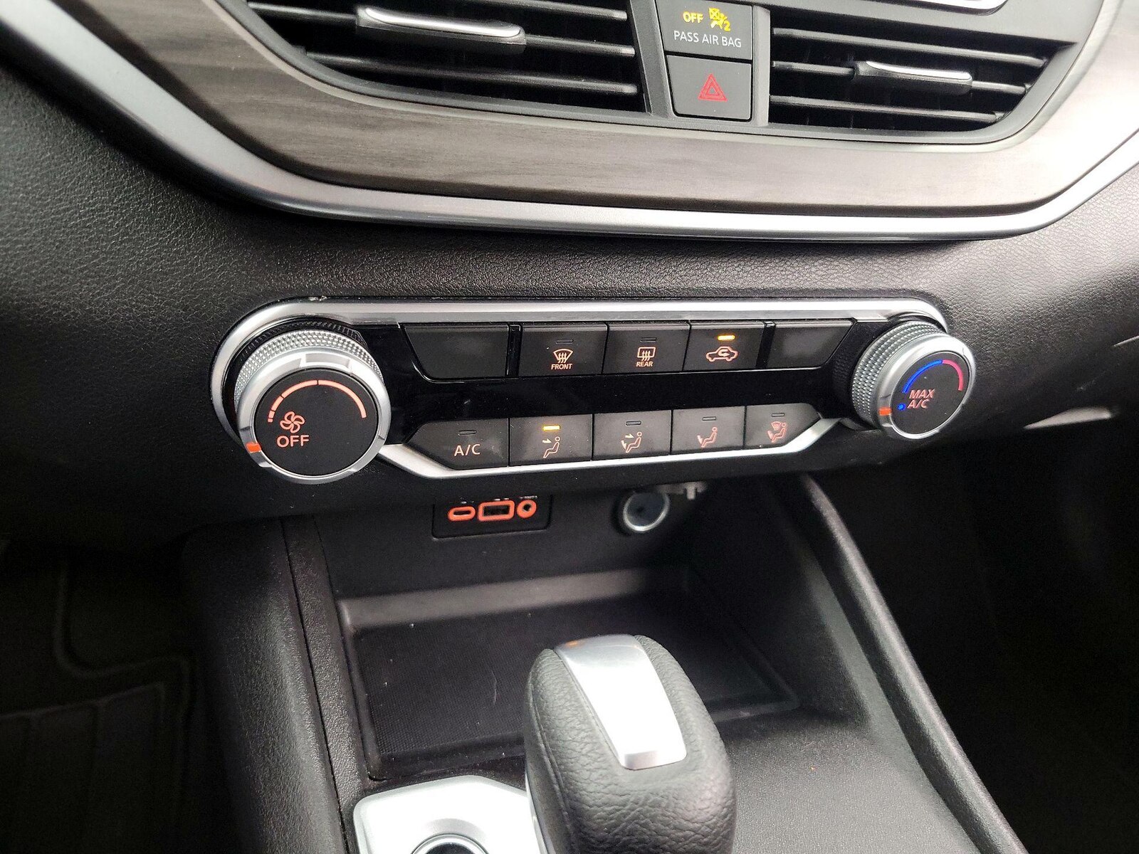 2025 Nissan Altima SV - Photo 17