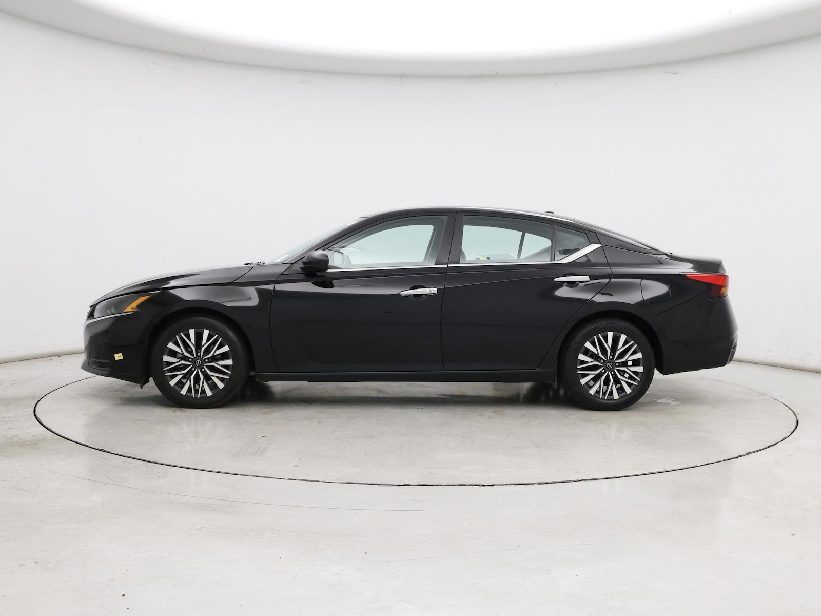 2025 Nissan Altima SV - Photo 4