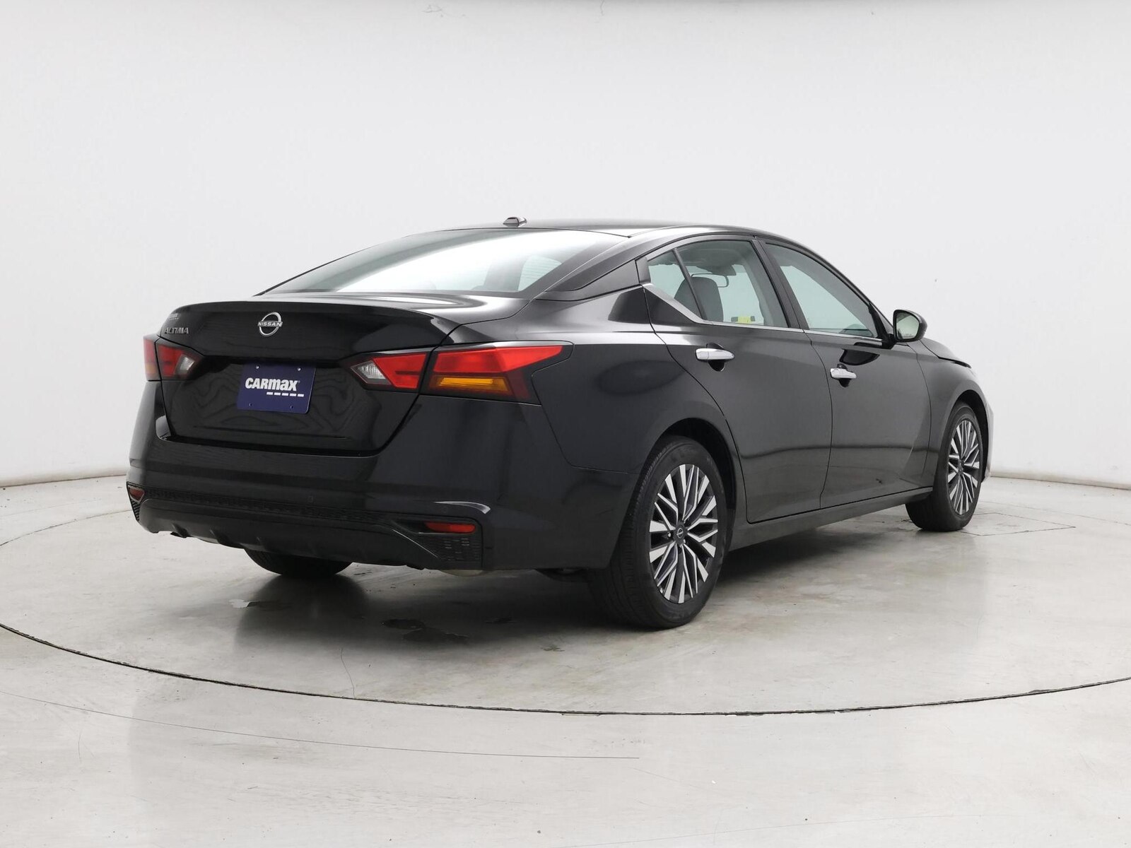 2025 Nissan Altima SV - Photo 9