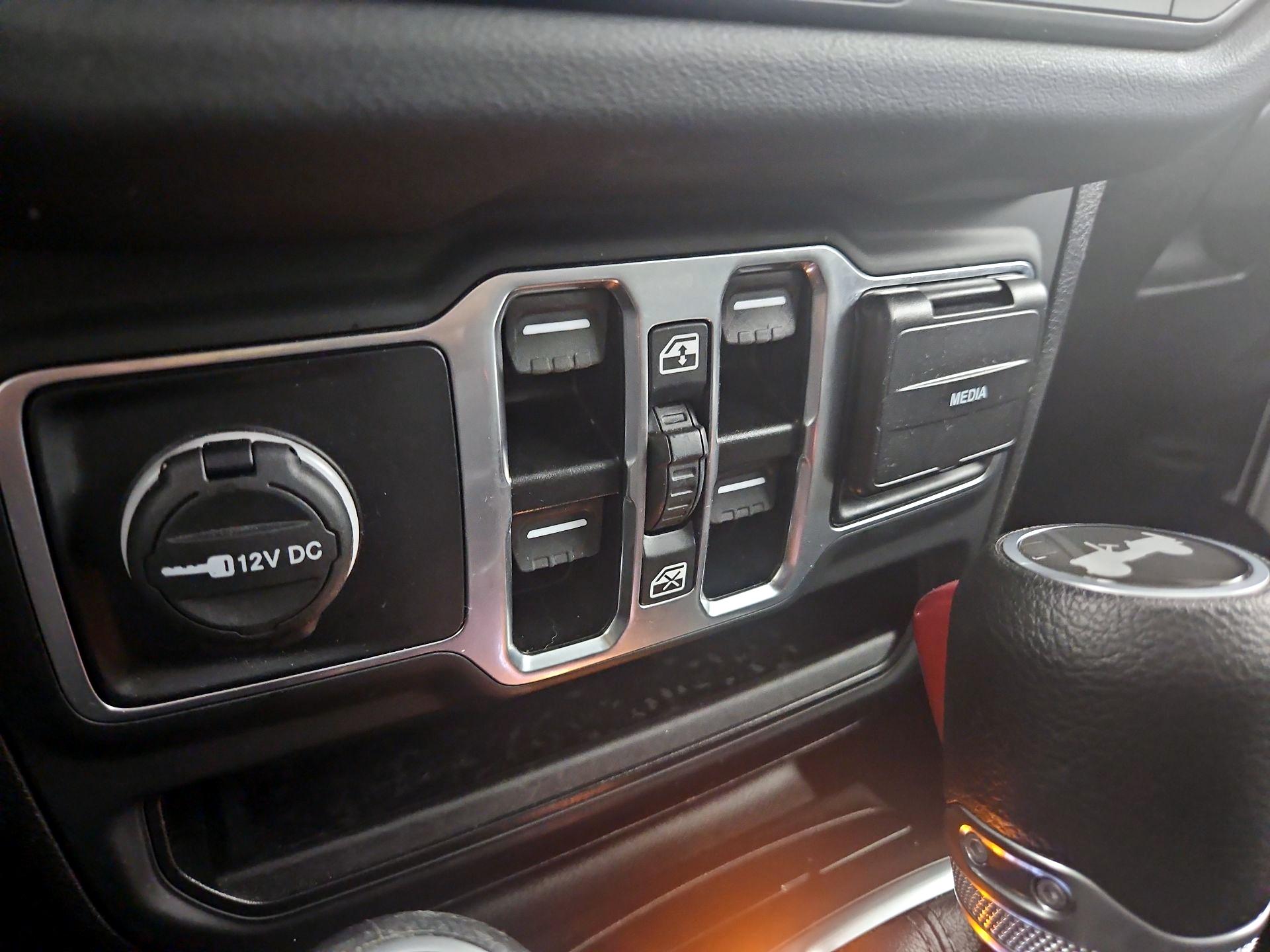 Thumbnail: 2025 Jeep Wrangler - 18