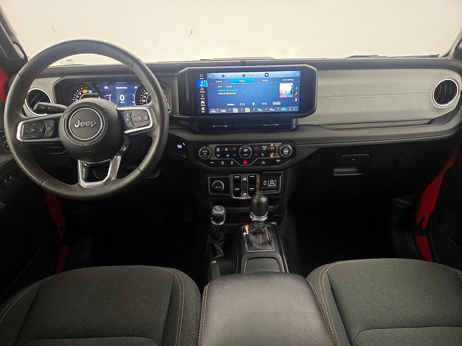 2025 Jeep Wrangler 4-Door Sahara - Photo 10