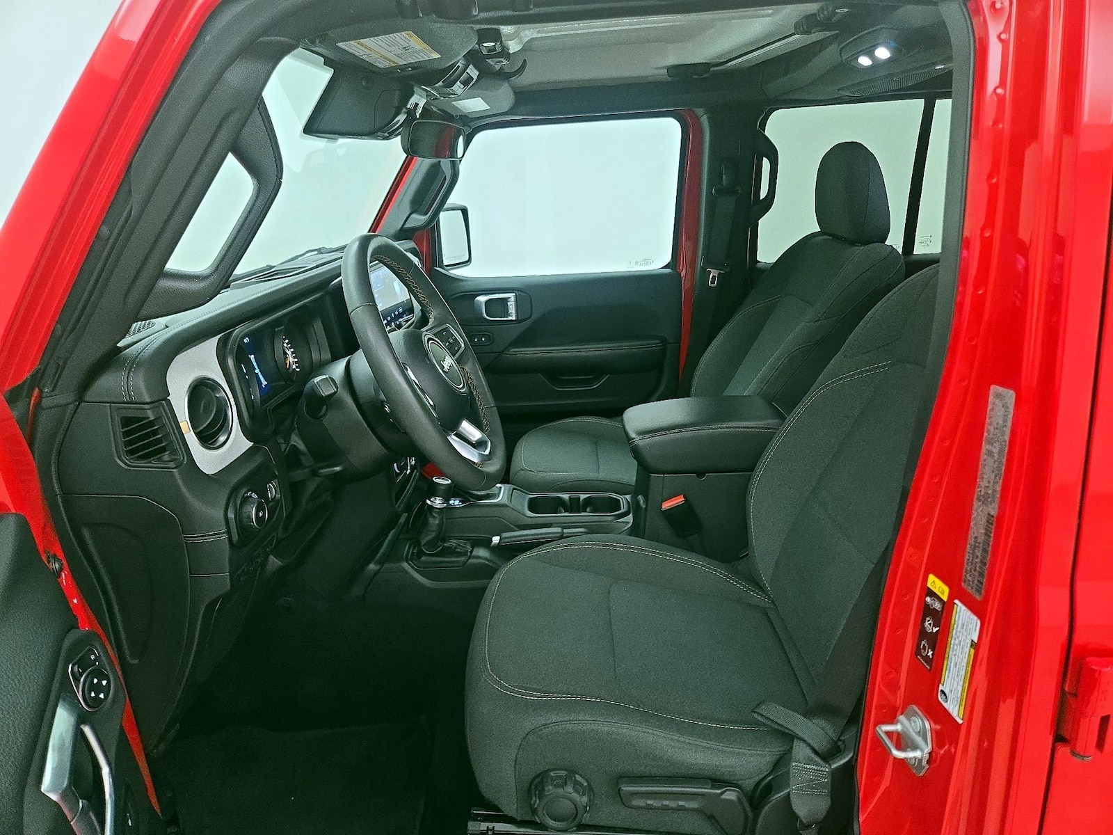 2025 Jeep Wrangler 4-Door Sahara - Photo 12