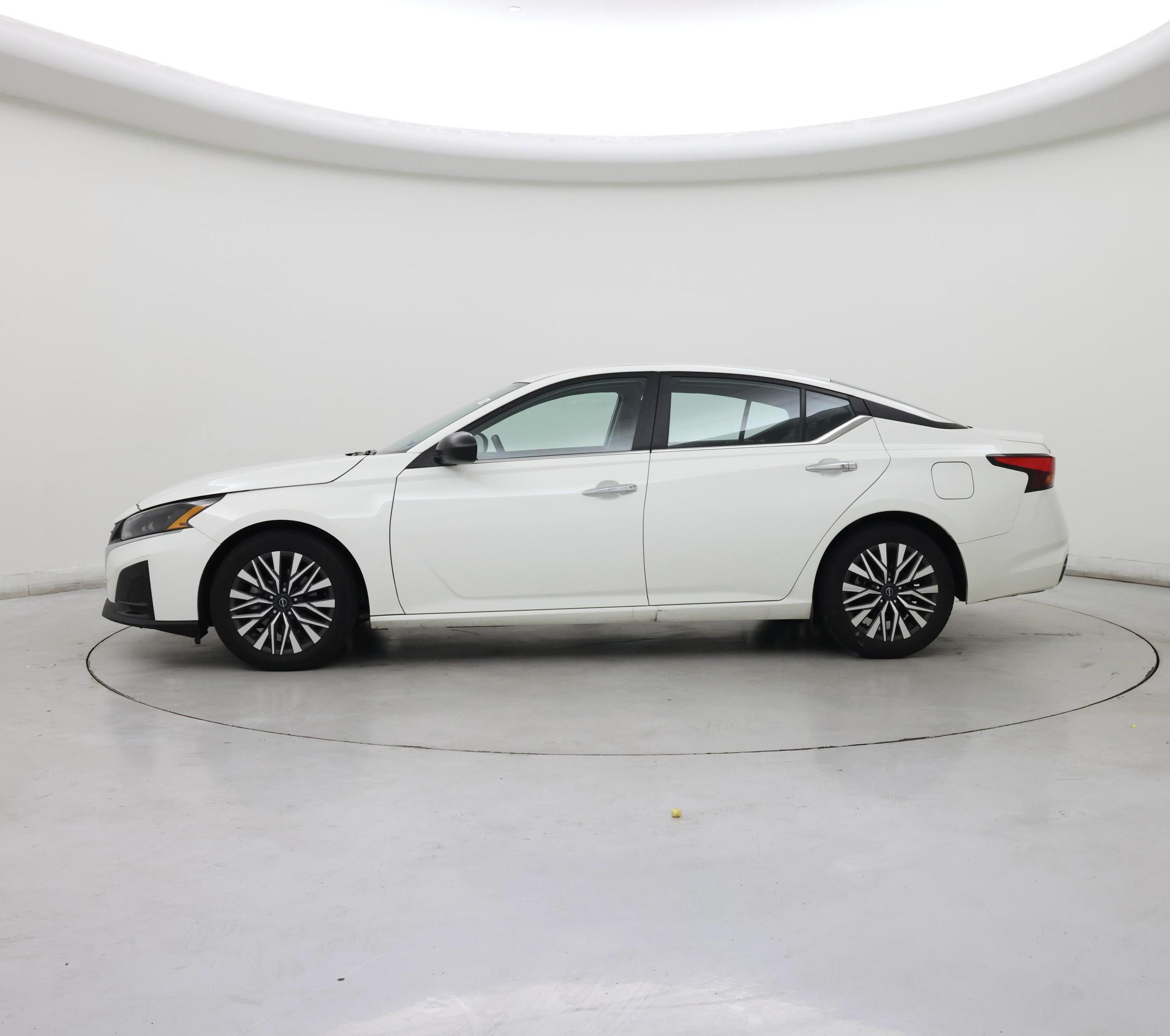 Thumbnail: 2025 Nissan Altima - 3