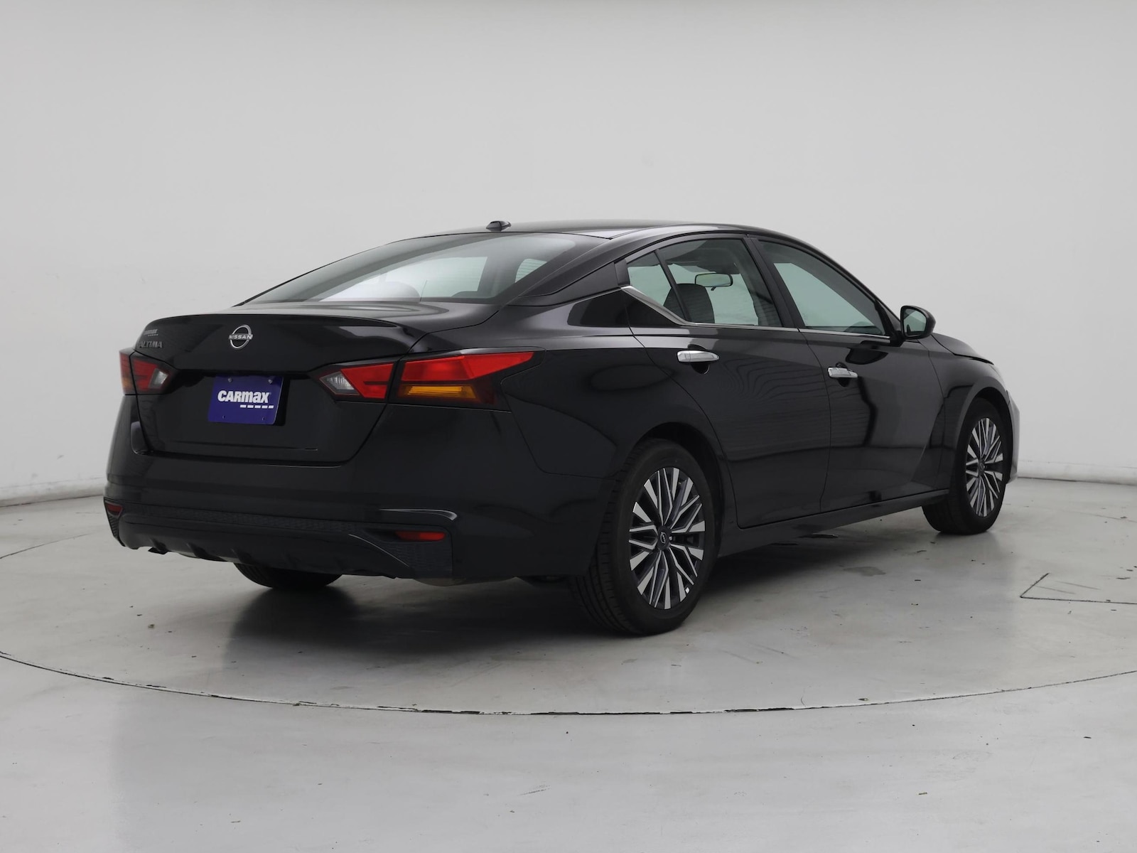 2025 Nissan Altima SV - Photo 9