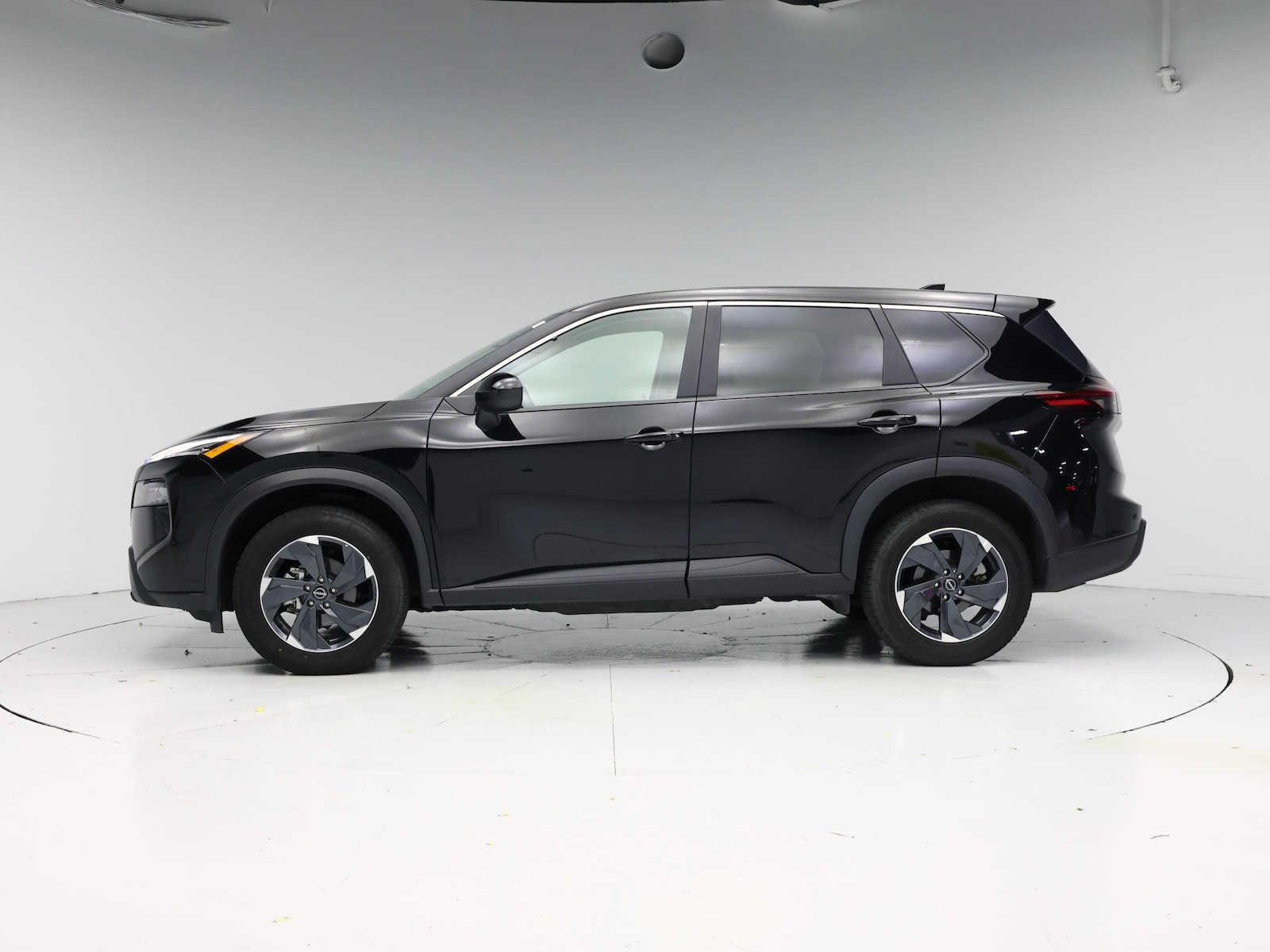 2025 Nissan Rogue SV - Photo 4