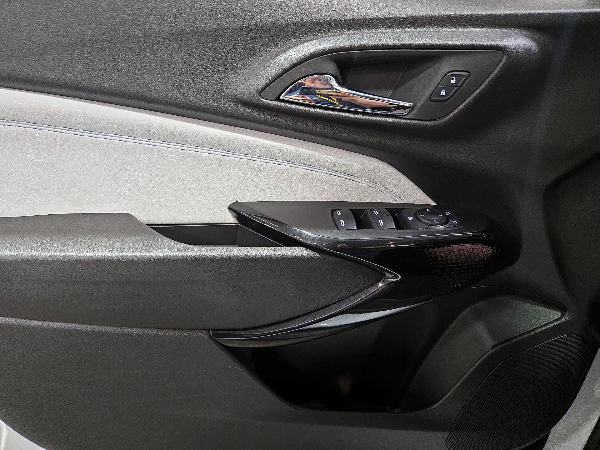Thumbnail: 2025 Chevrolet Trax - 12