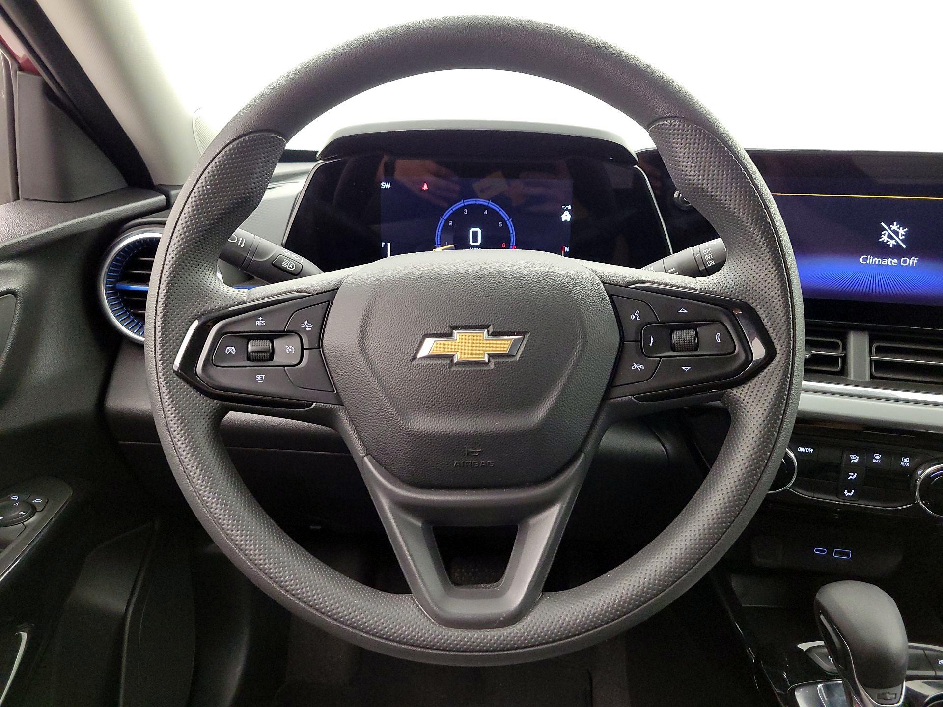 Thumbnail: 2025 Chevrolet Trax - 10