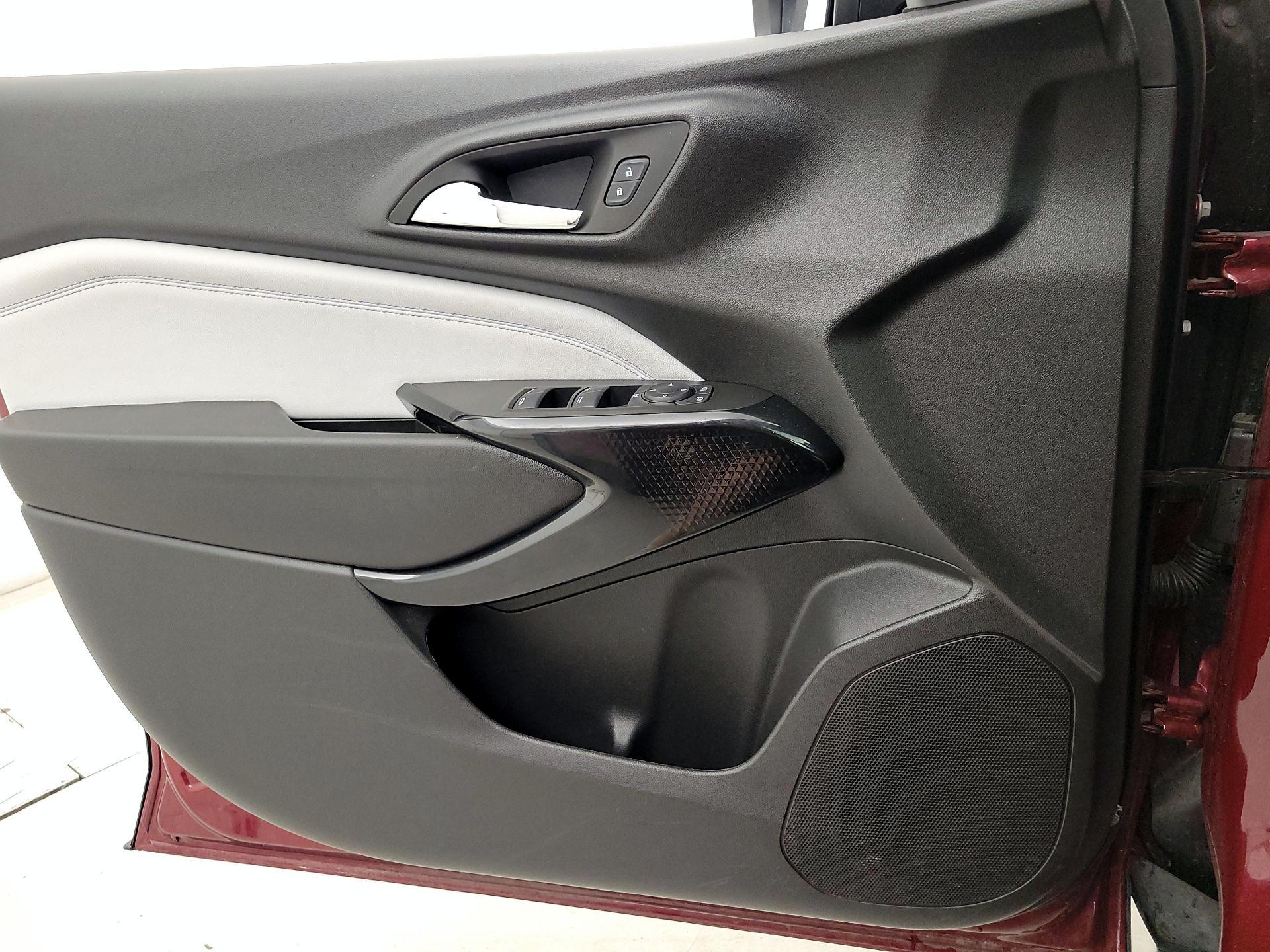 Thumbnail: 2025 Chevrolet Trax - 12